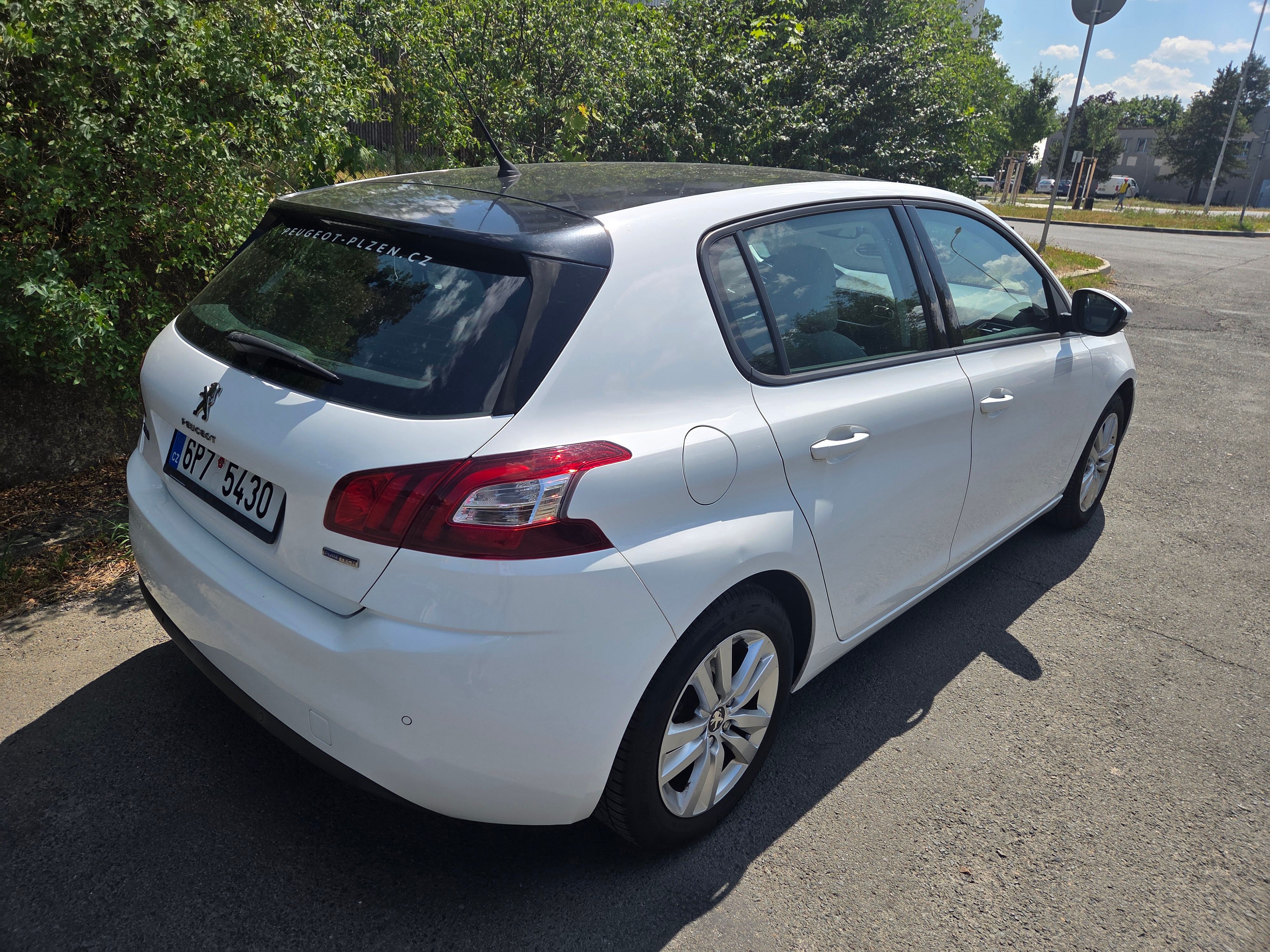 Peugeot 308, 1.2 Automat Active + tažné - fotka 6