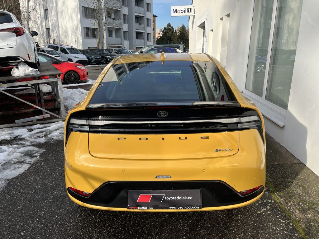 Toyota Prius, 2.0L PHEV Prestige - fotka 5