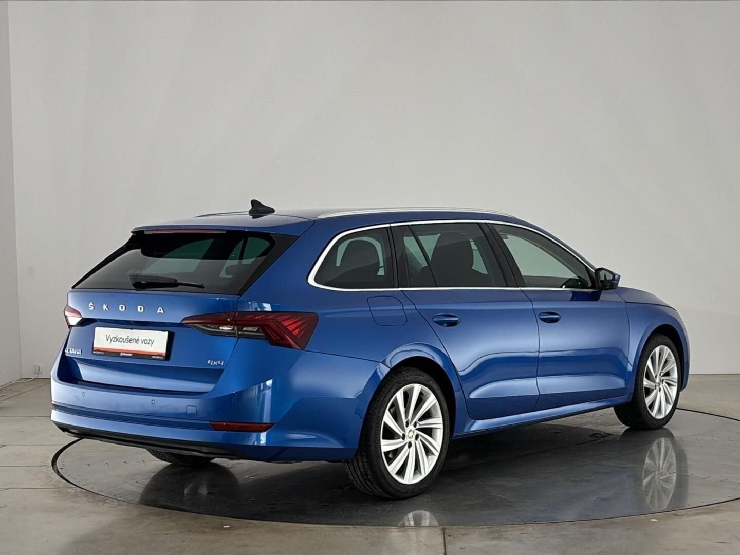 Škoda Octavia, 2.0 TSI DSG / 140 kW Style,4x4 - fotka 2