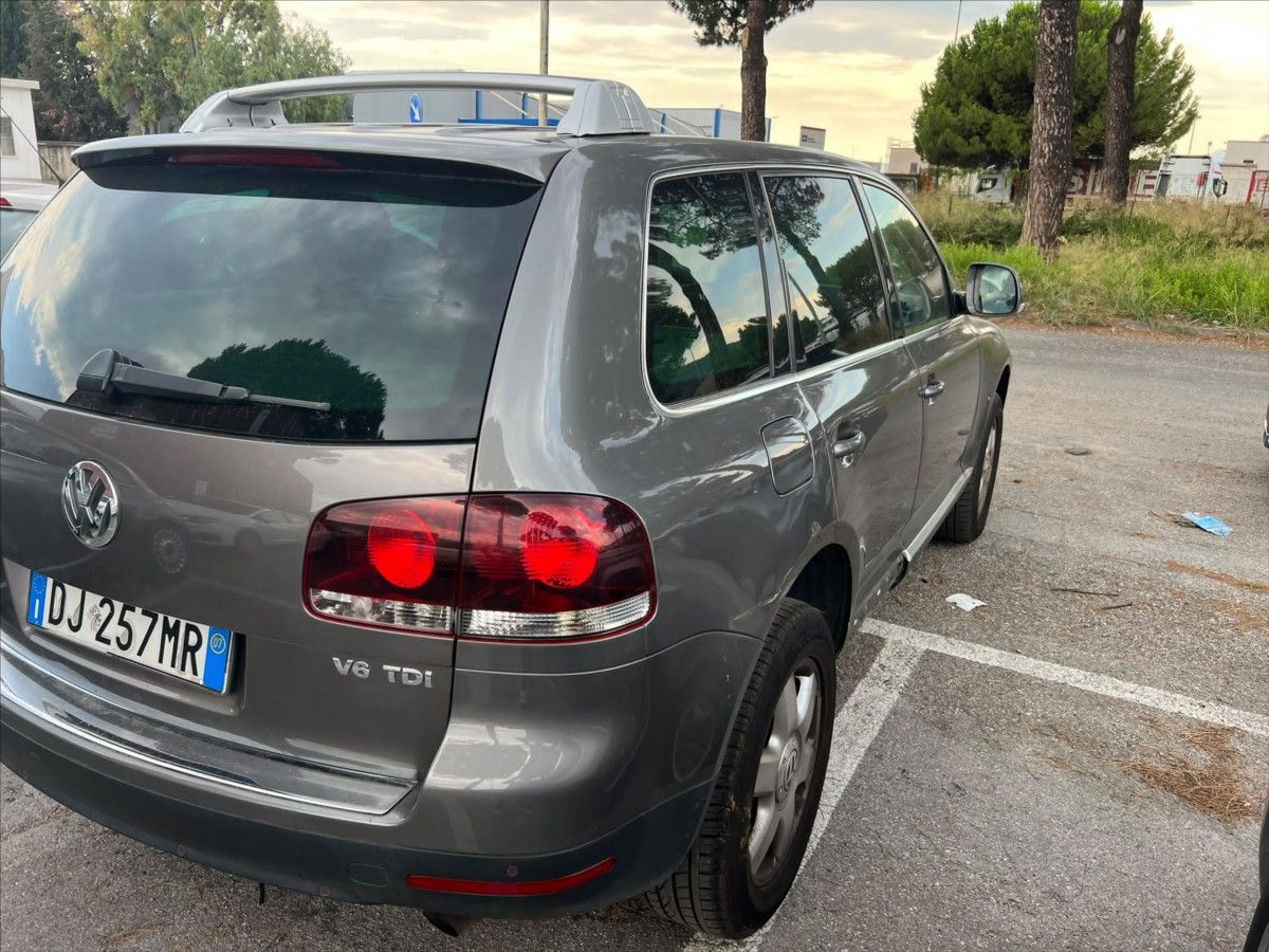 Volkswagen Touareg, 3,0 TDi 165kw Tiptronic bez ko - fotka 3