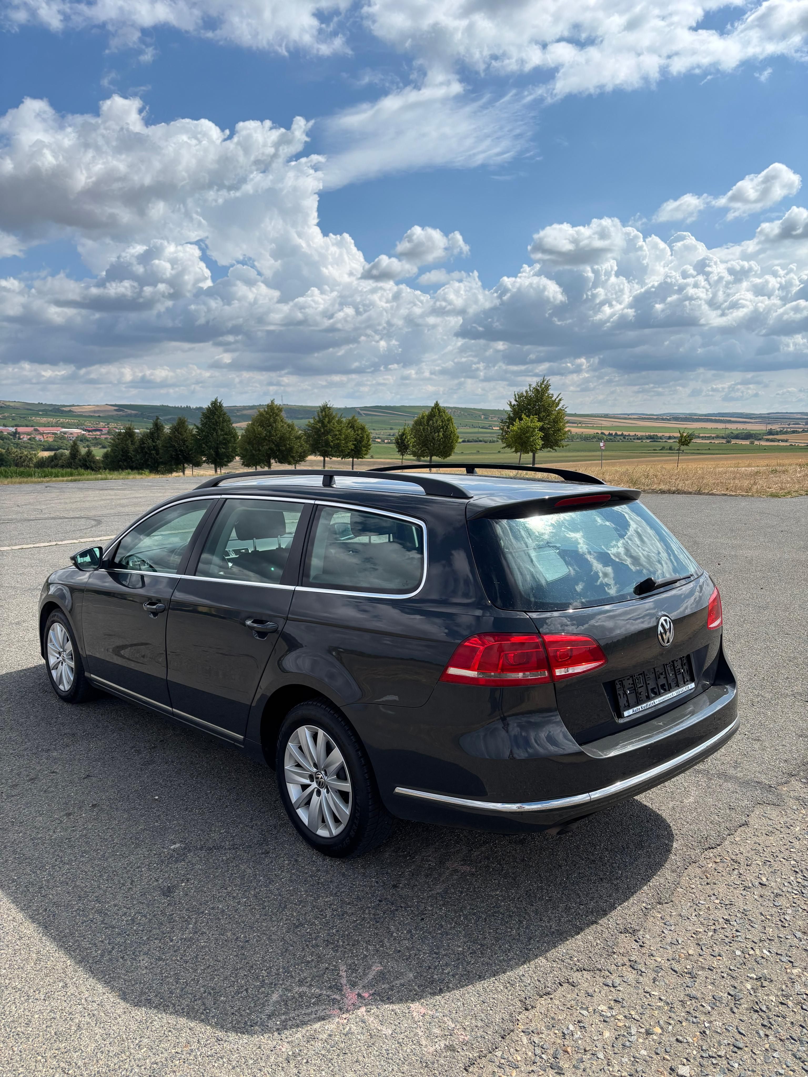 Volkswagen Passat, 1,6 TDi, 77 kW - fotka 6