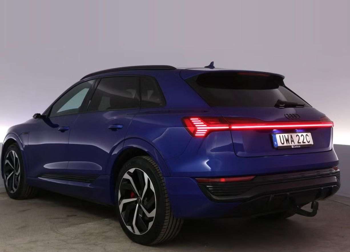 Audi Q8 e-tron, 55 Q S-Line SoH 94% 360k Pano - fotka 3