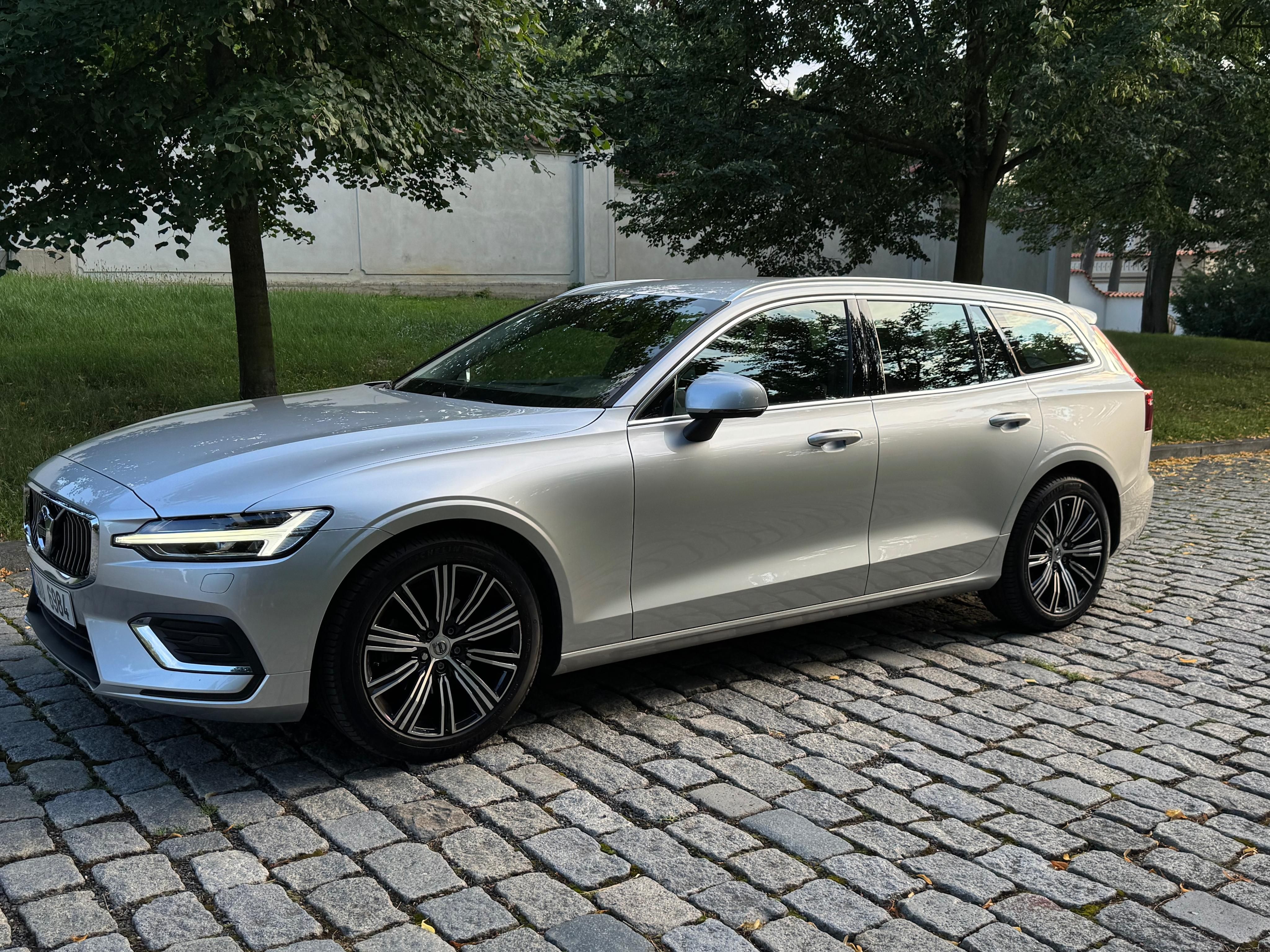 Volvo V60, B4 Mild Hybrid Inscription - fotka 2