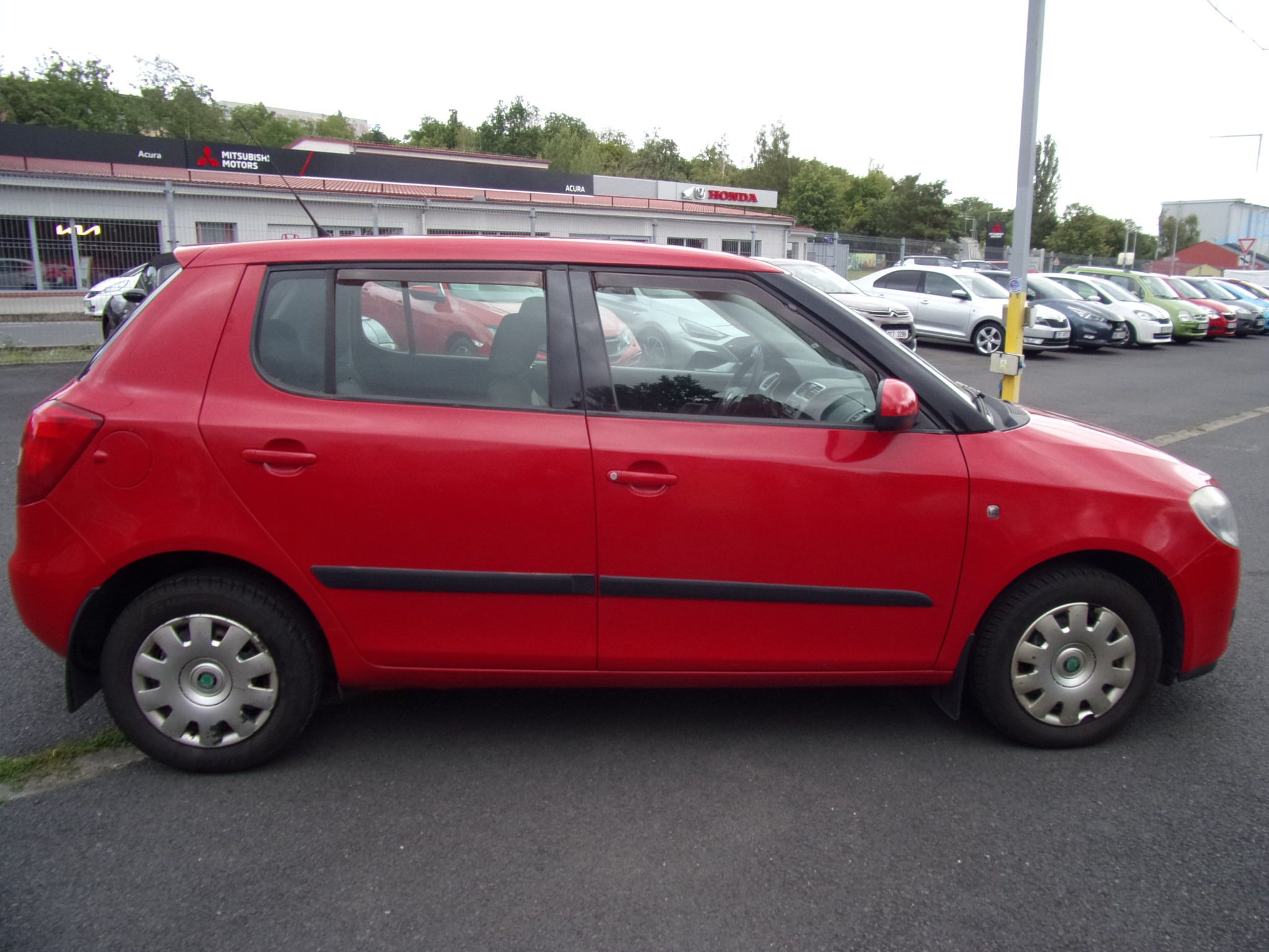 Škoda Fabia, 1,6 16V   77kW - fotka 2