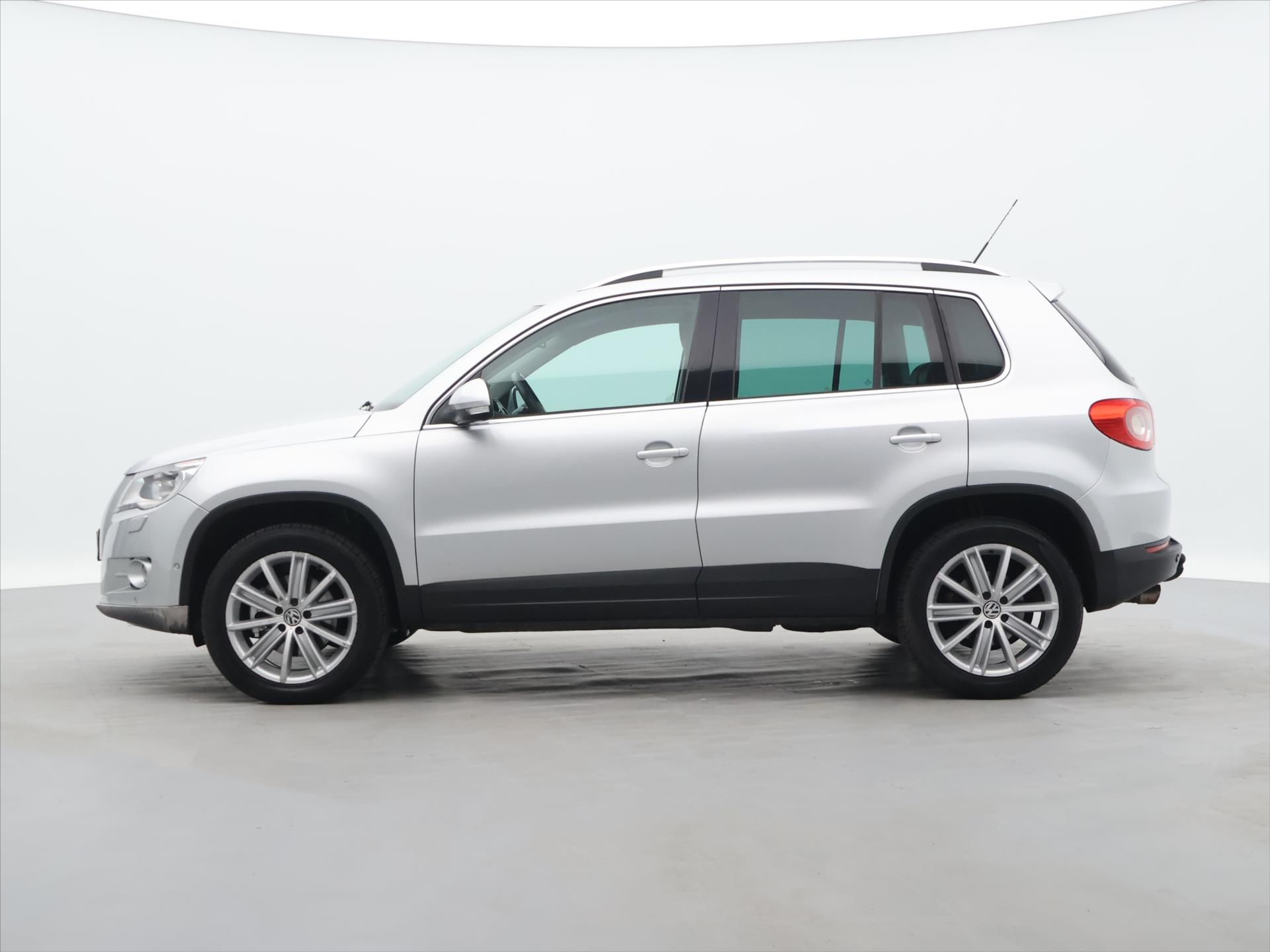 Volkswagen Tiguan, 2,0 103KW KŮŽE DSG 4MOTION ALU - fotka 4