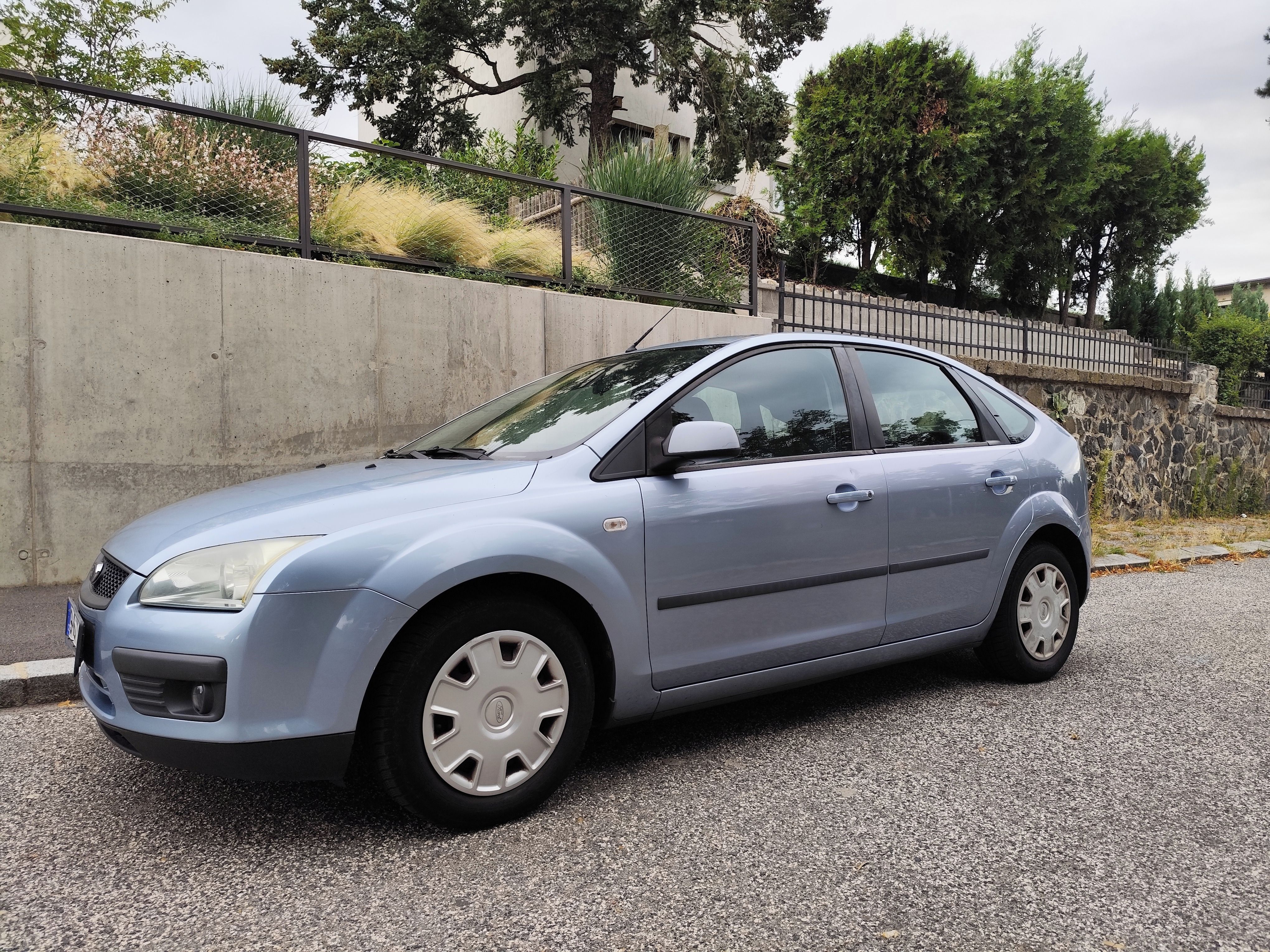 Ford Focus, 1.6 benzín 74 kW, nehavarované - fotka 2