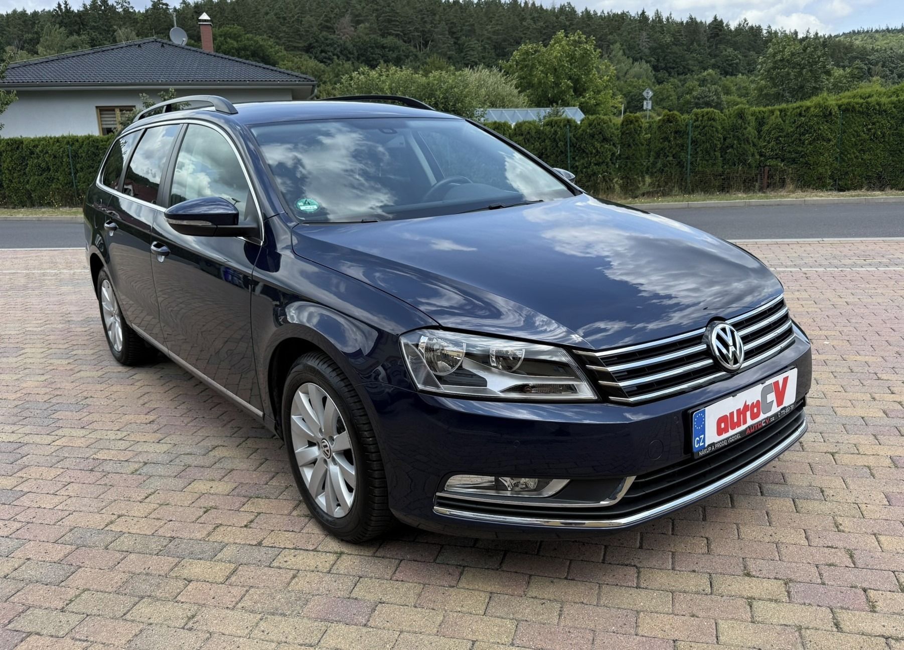 Volkswagen Passat, Variant B7 2.0 TDI 103kW DSG - fotka 5