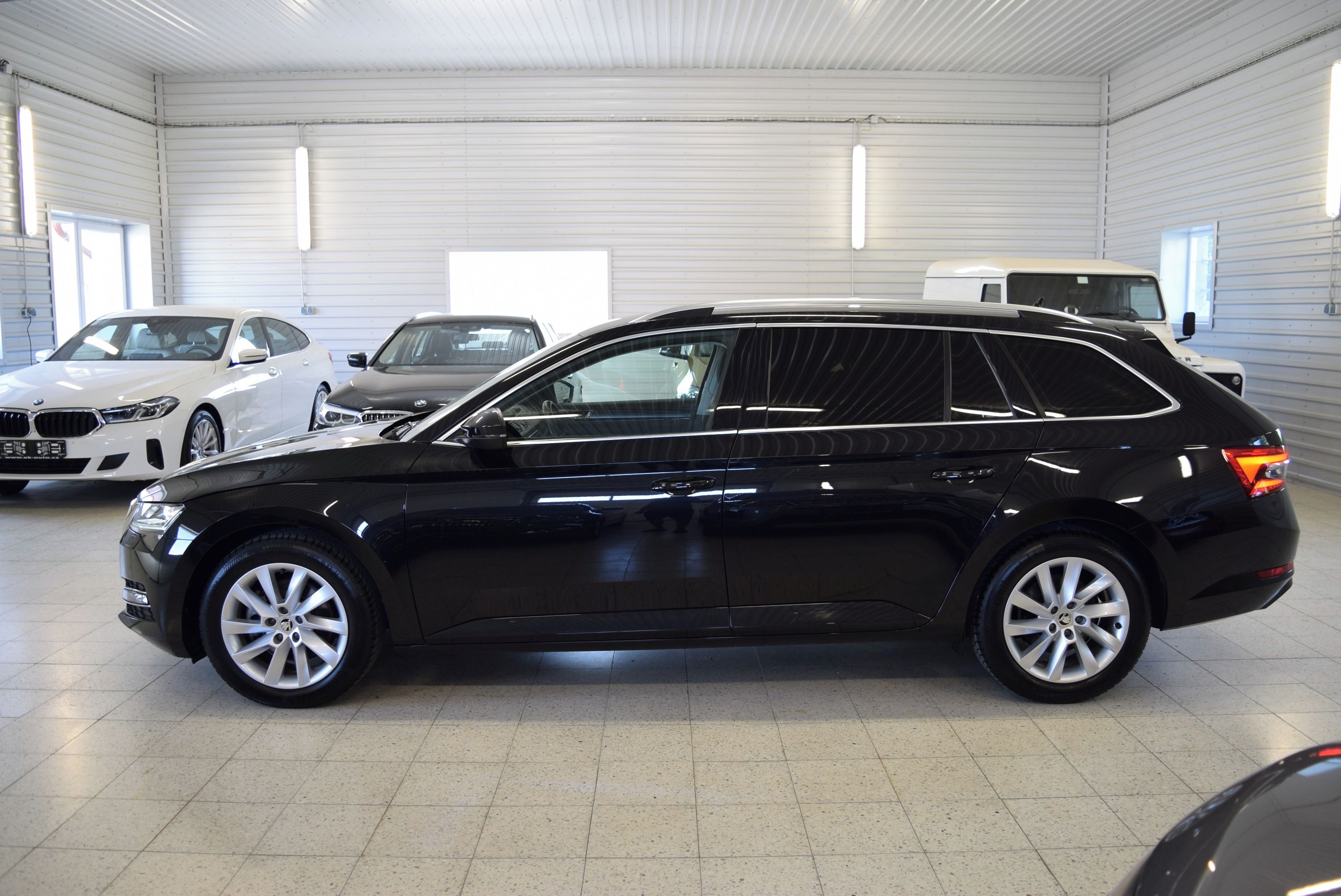 Škoda Superb, 2.0 TDI STYLE MATRIX DSG-DPH - fotka 2