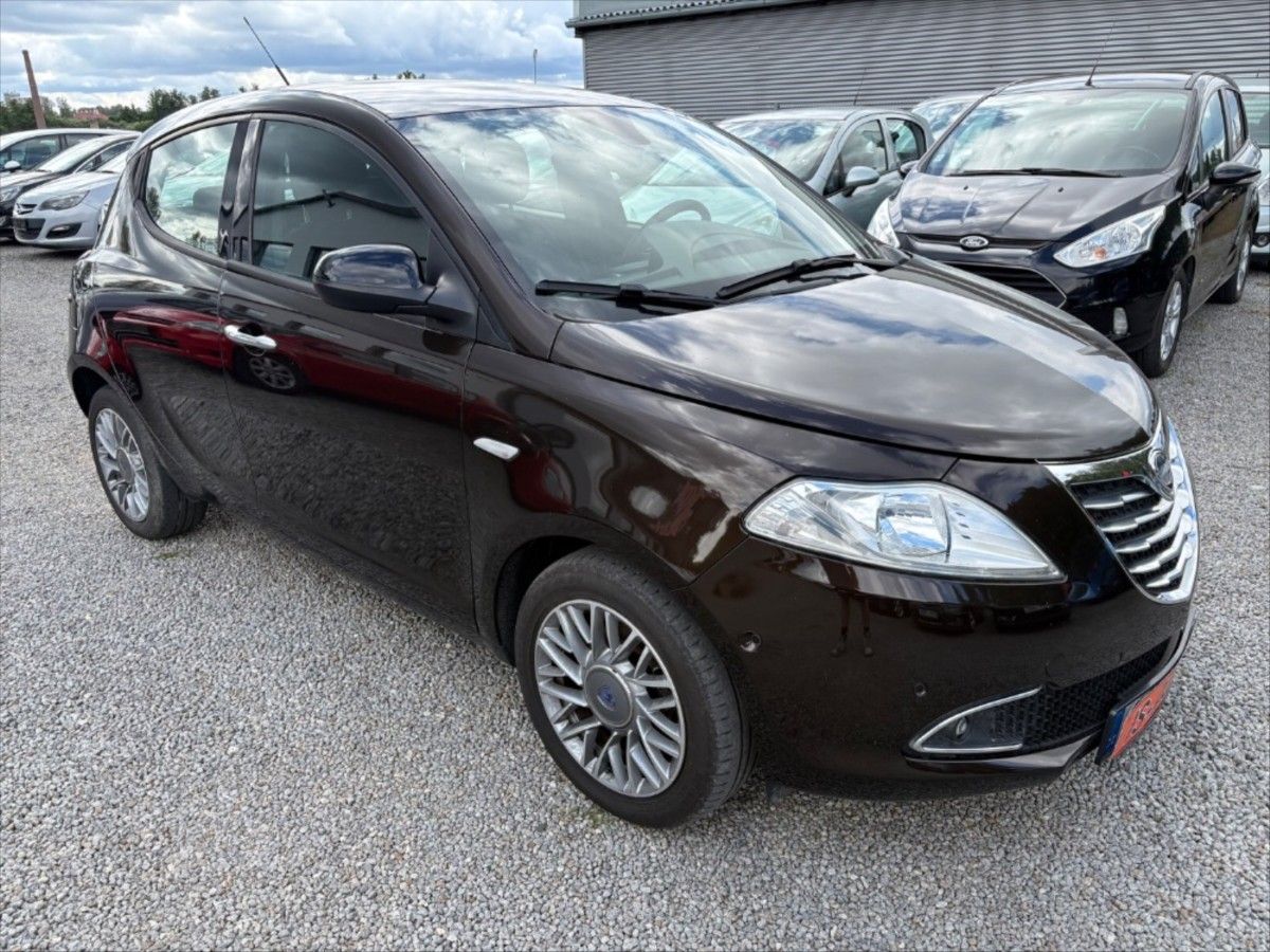 Lancia Y, 0,9 - fotka 2