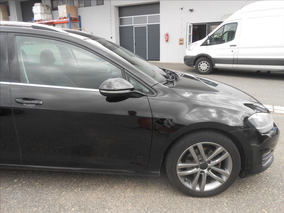 Volkswagen Golf, 2,0 TDi 110Kw Highline - fotka 4