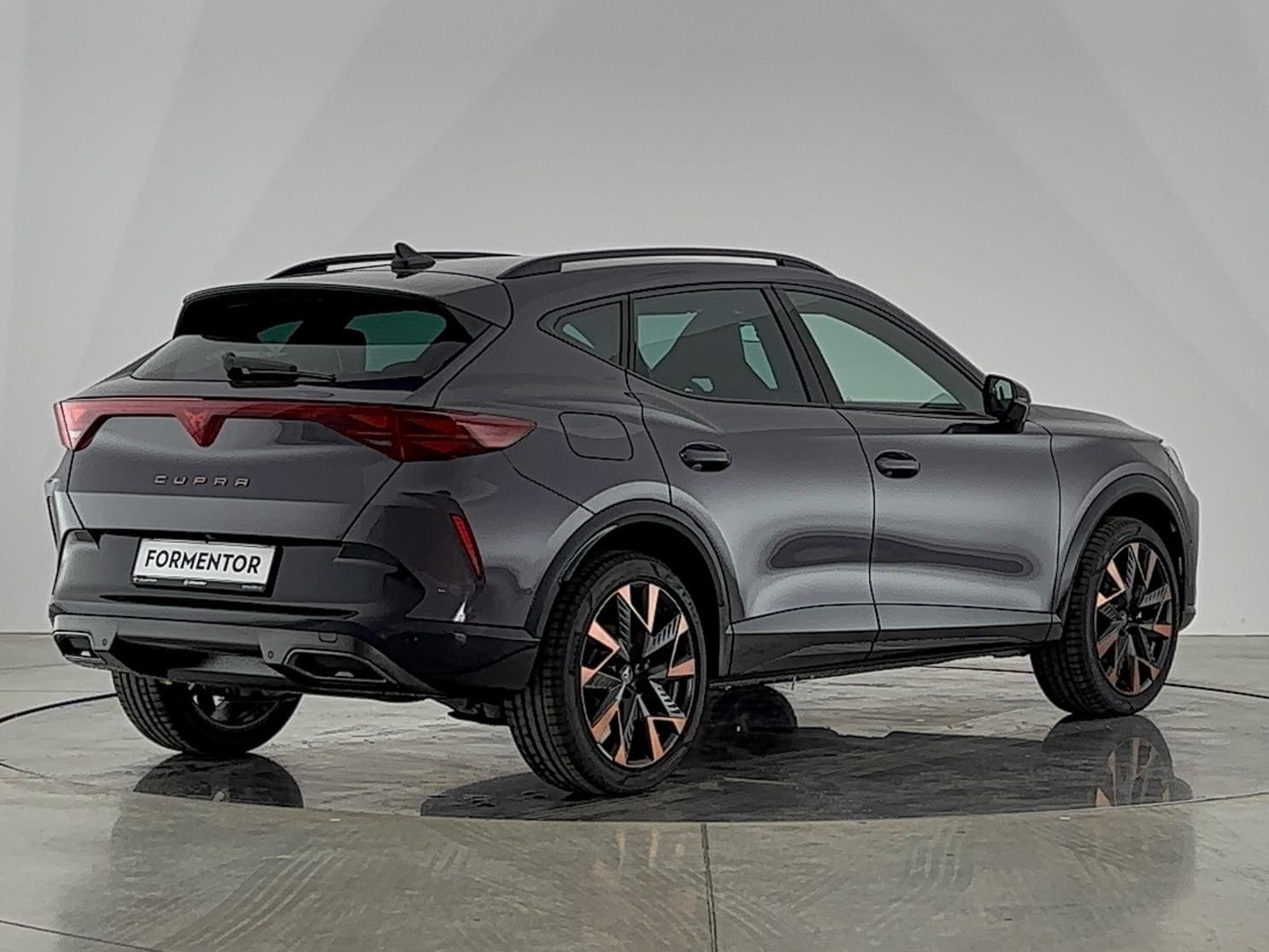 Cupra Formentor, 1.5 eTSi / 110 kW - fotka 2