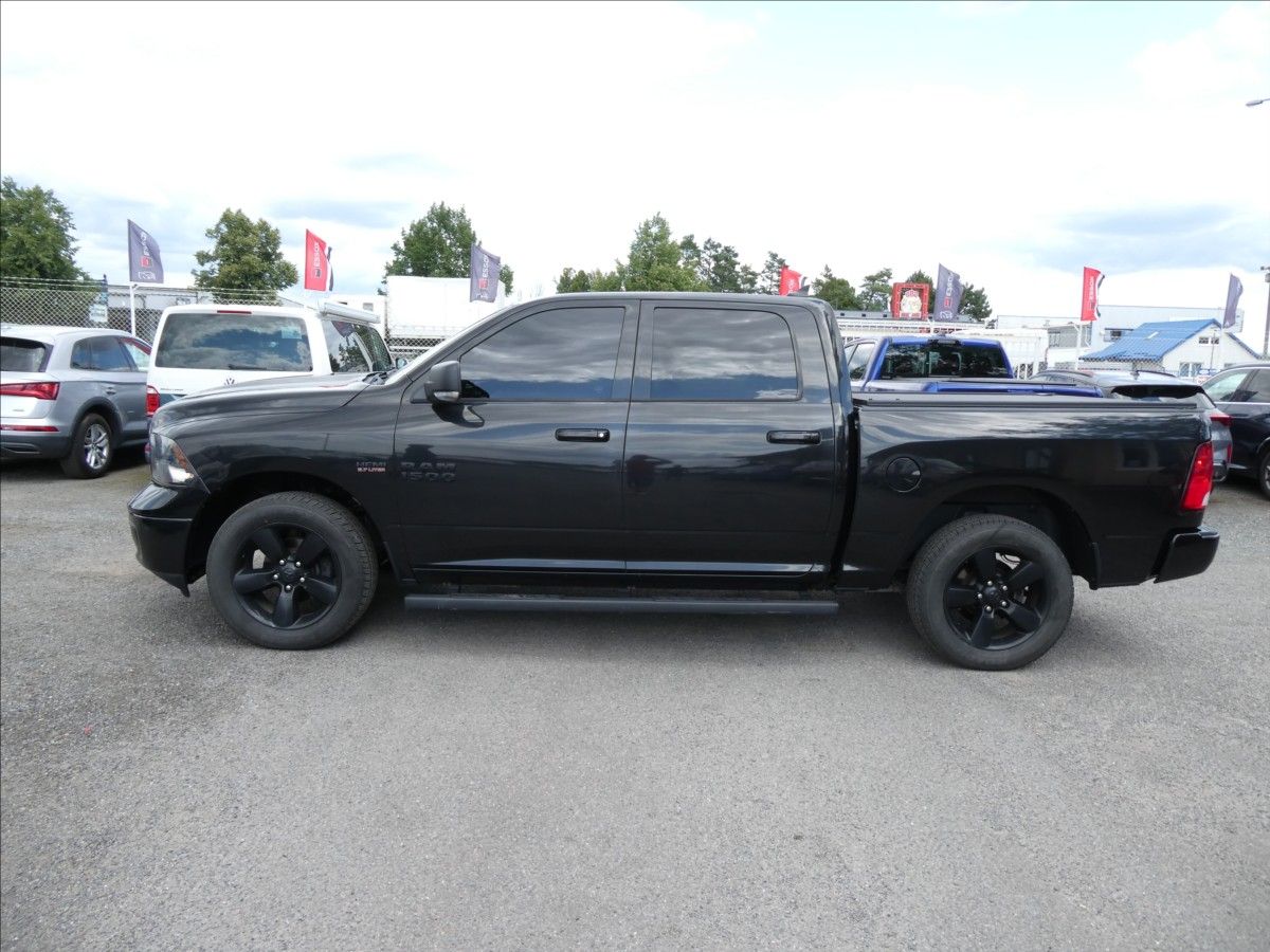 RAM 1500, 5,7 HEMI Bighorn 295kW AT8 - fotka 2
