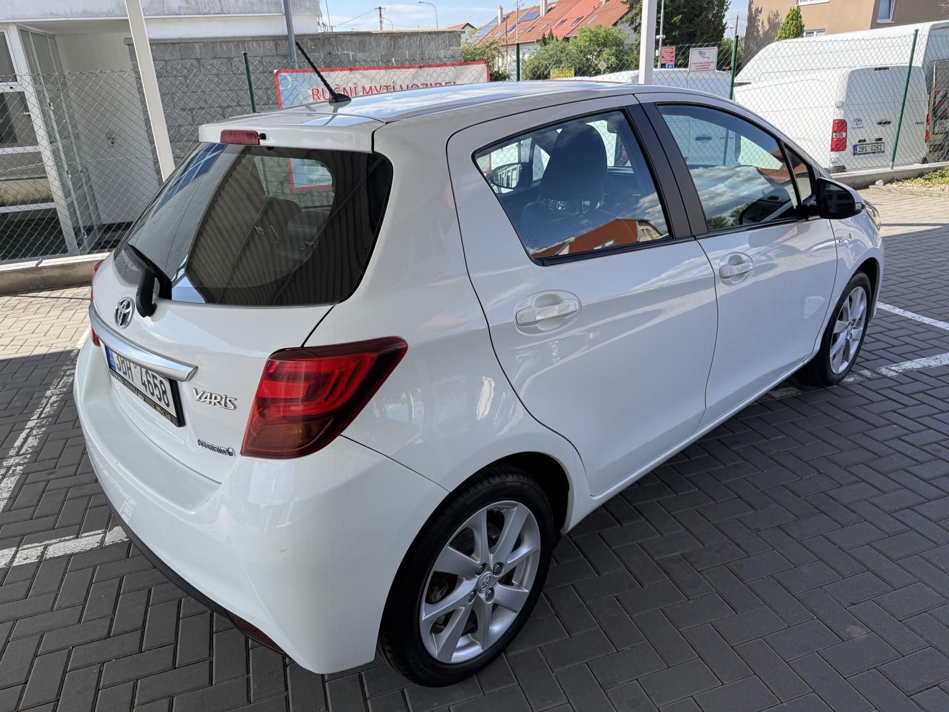 Toyota Yaris, 1,5 Hybrid Active - fotka 4