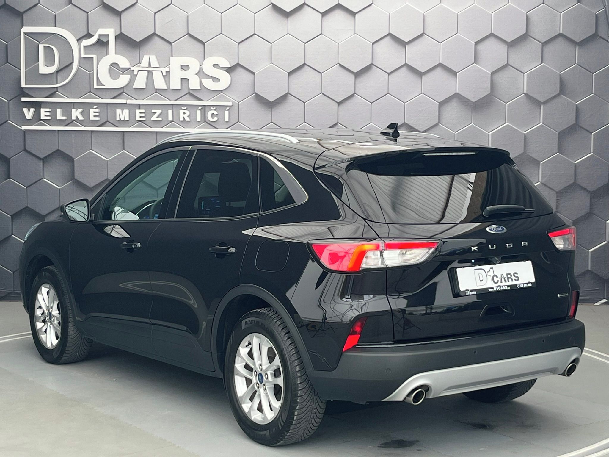 Ford Kuga, 2.5 DURATEC HEV 4X4  Titanium - fotka 2