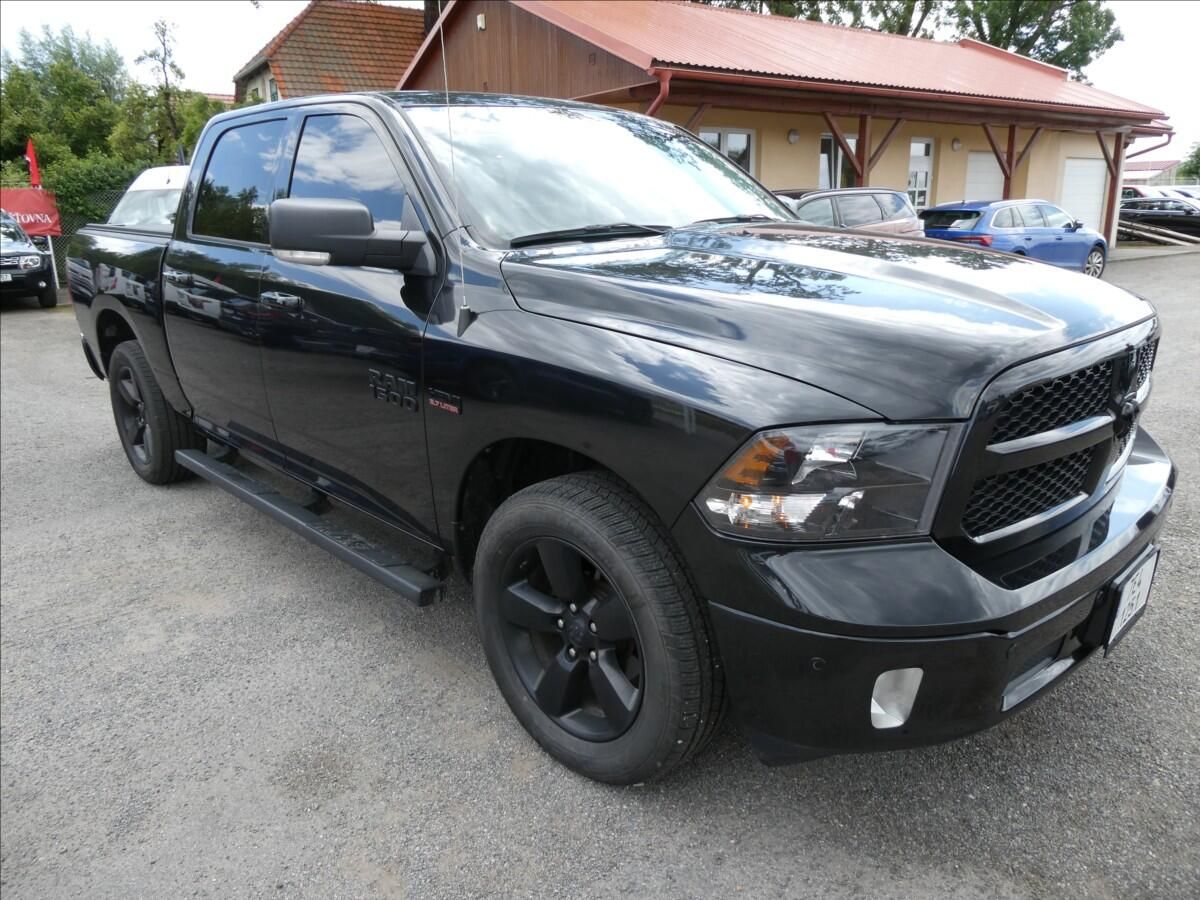 RAM 1500, 5,7 HEMI Bighorn 295kW AT8 - fotka 5