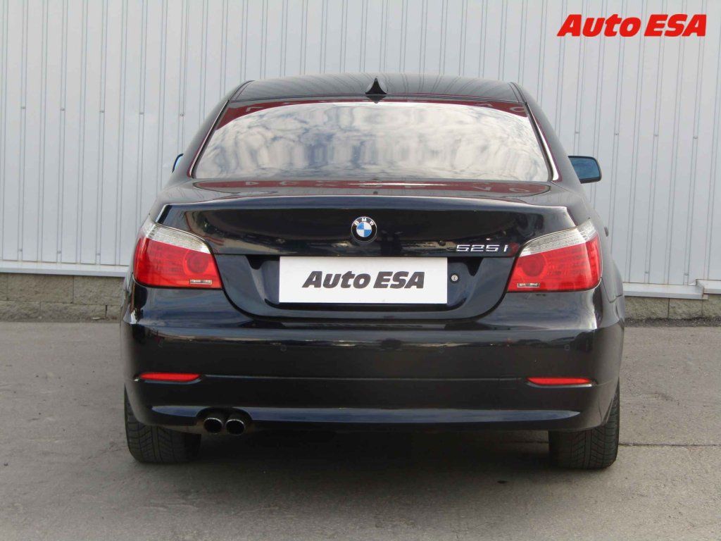 BMW Řada 5, 3.0 525i,navi - fotka 5