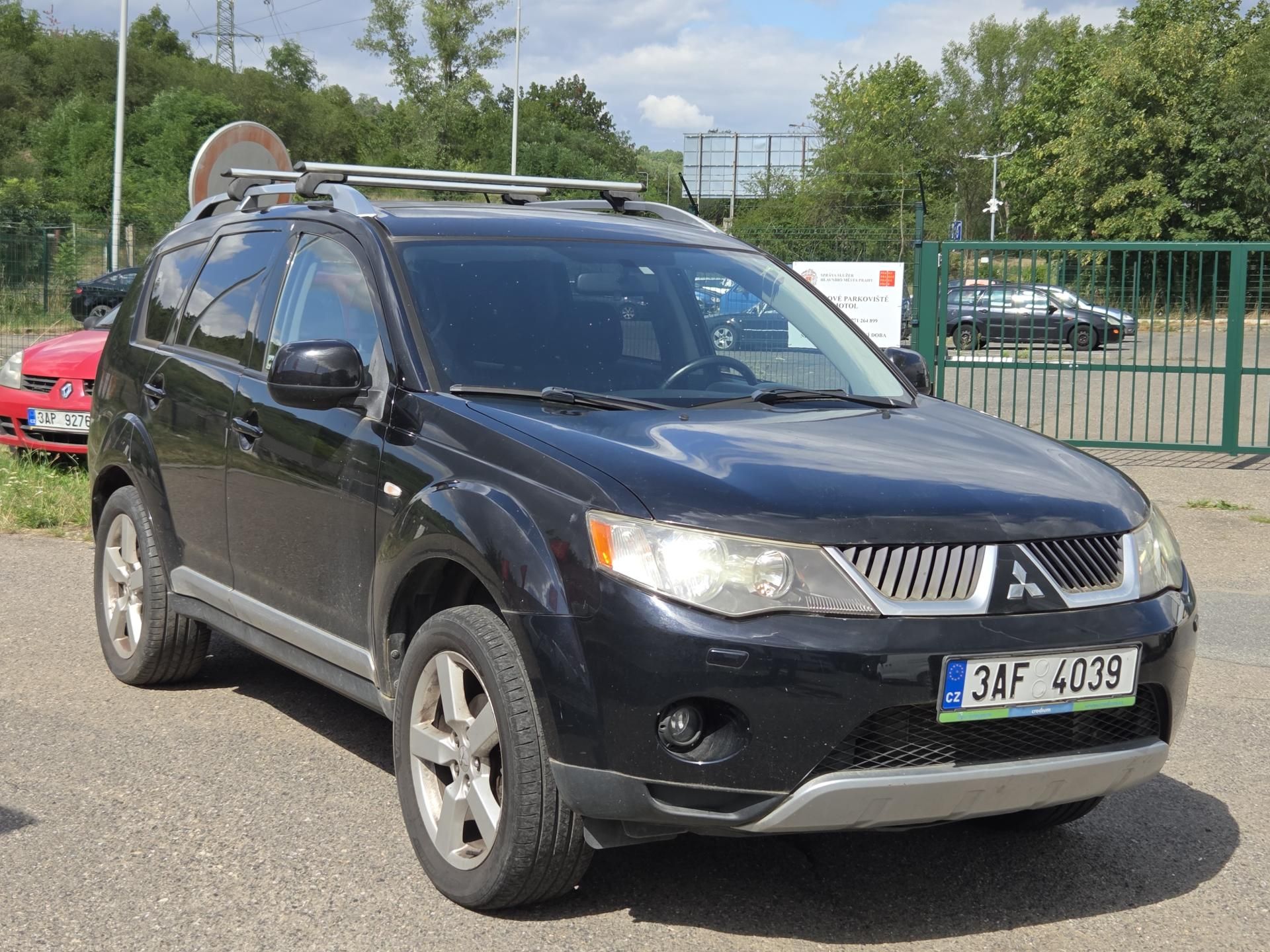 Mitsubishi Outlander, 2,0DI-D 4x4 - fotka 3