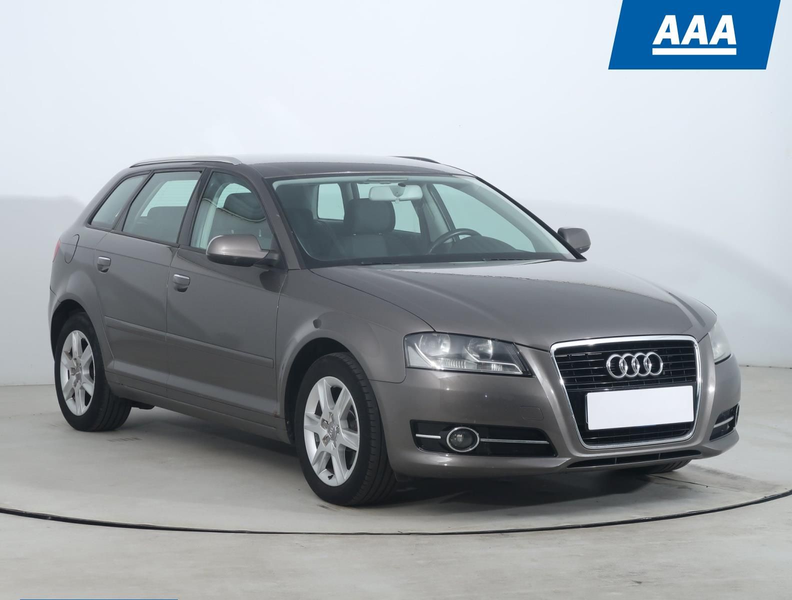 Audi A3, 1.6 TDI, Automatická klima