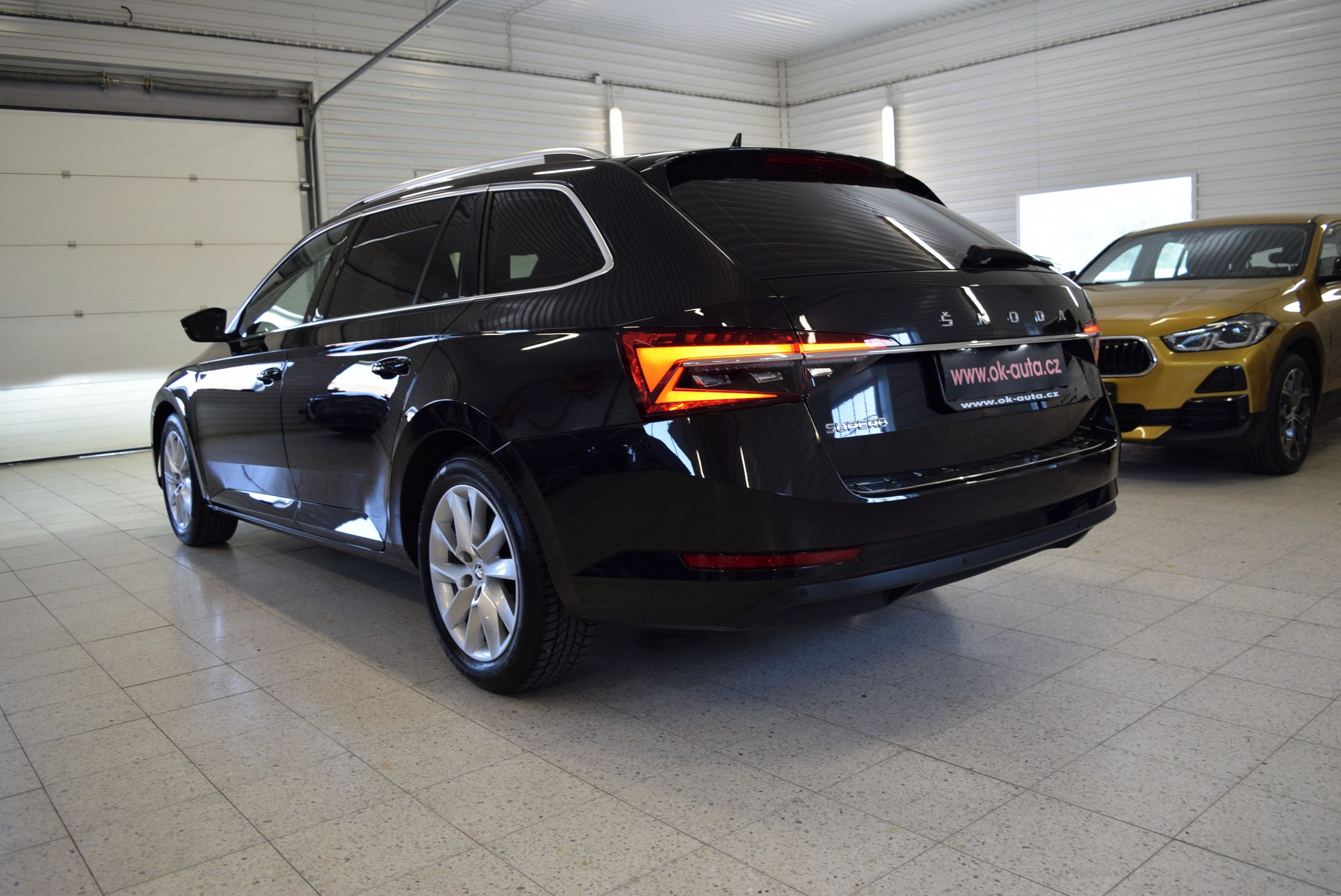 Škoda Superb, 2.0 TDI STYLE MATRIX DSG-DPH - fotka 3