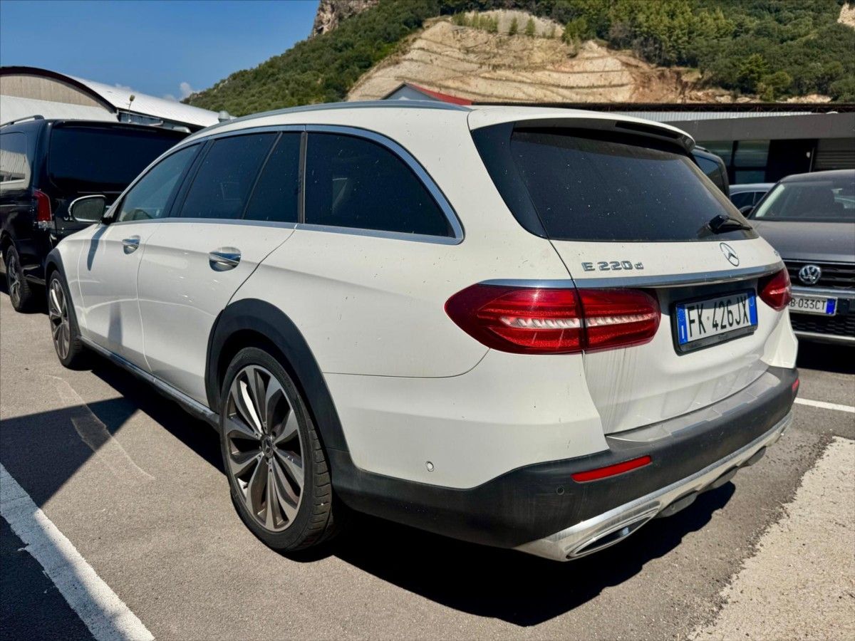 Mercedes-Benz Třídy E, 2,0 4Matic Auto All-Terrain od - fotka 3