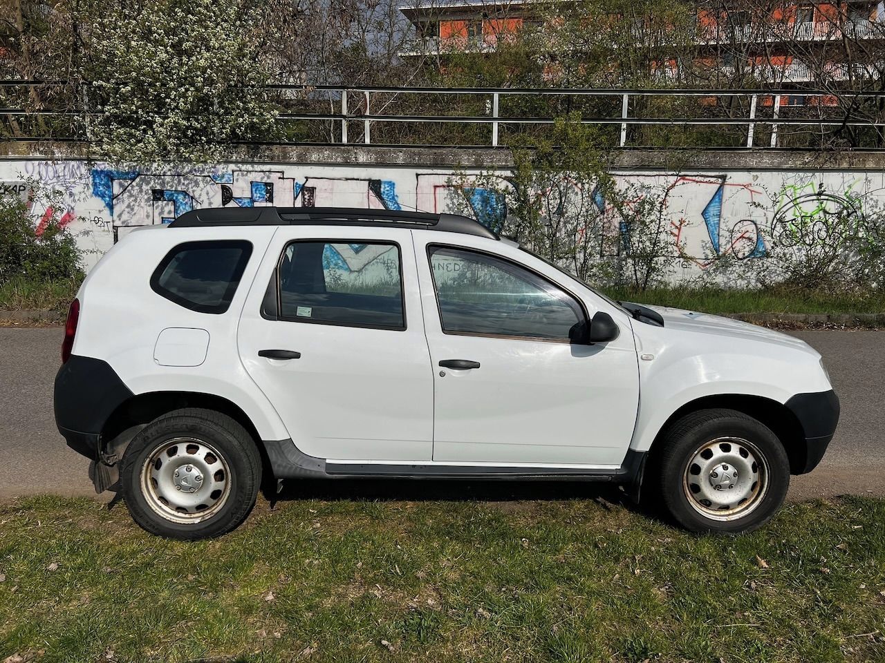 Dacia Duster, 1.6 16V 77 kW, servisováno - fotka 2