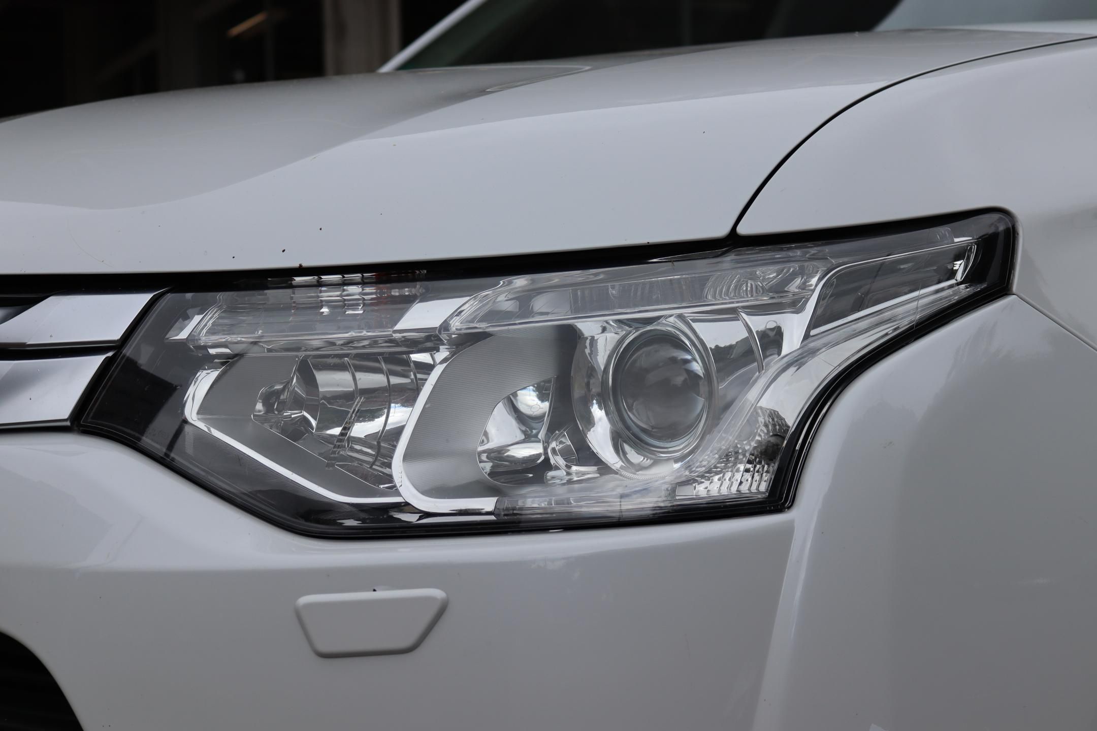 Mitsubishi Outlander, 2.2DI-D 4X4 7 MÍST 110kW - fotka 4