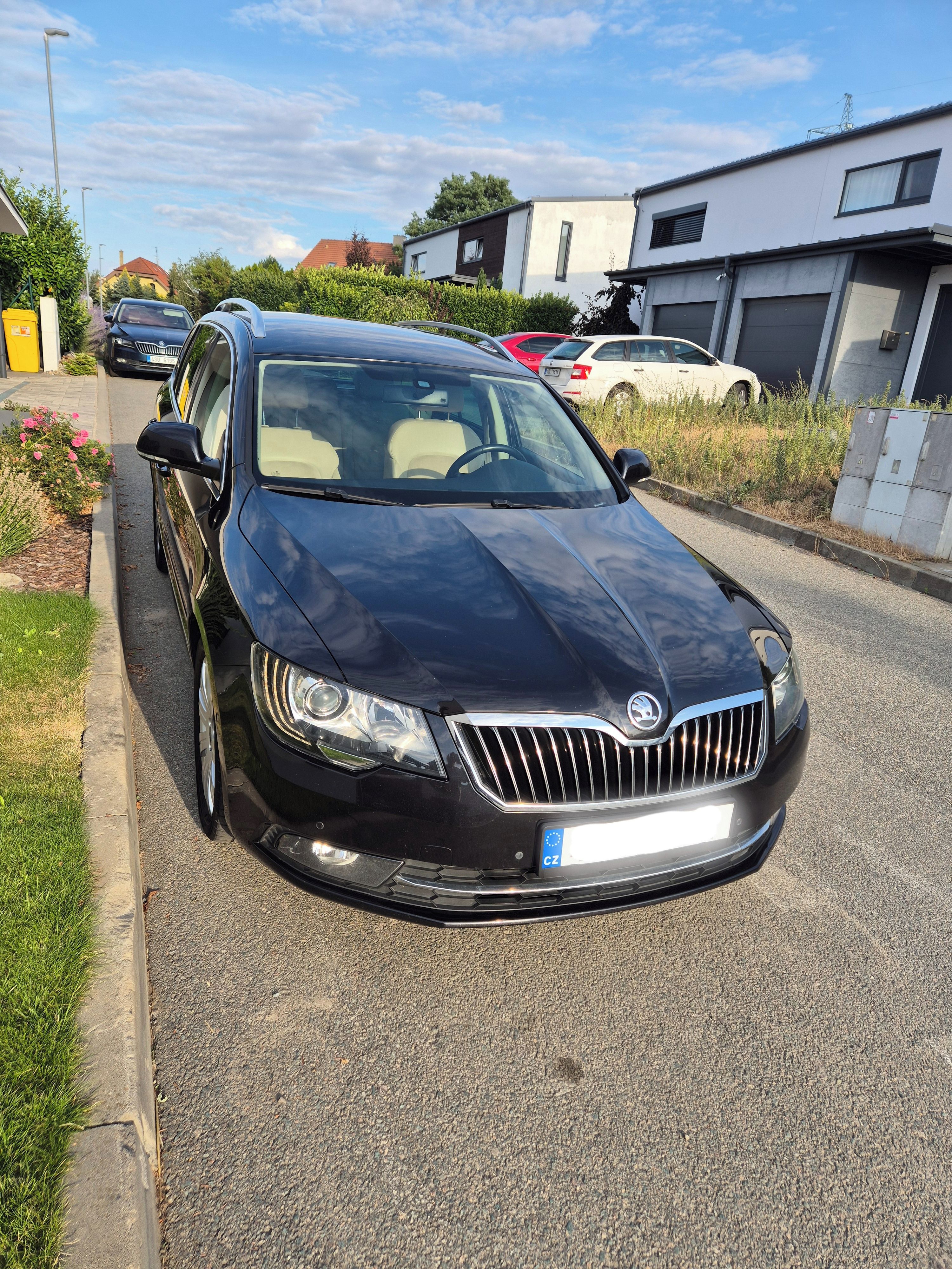 Škoda Superb, 2.0 TDI, DSG, 4x4, tažné - fotka 2