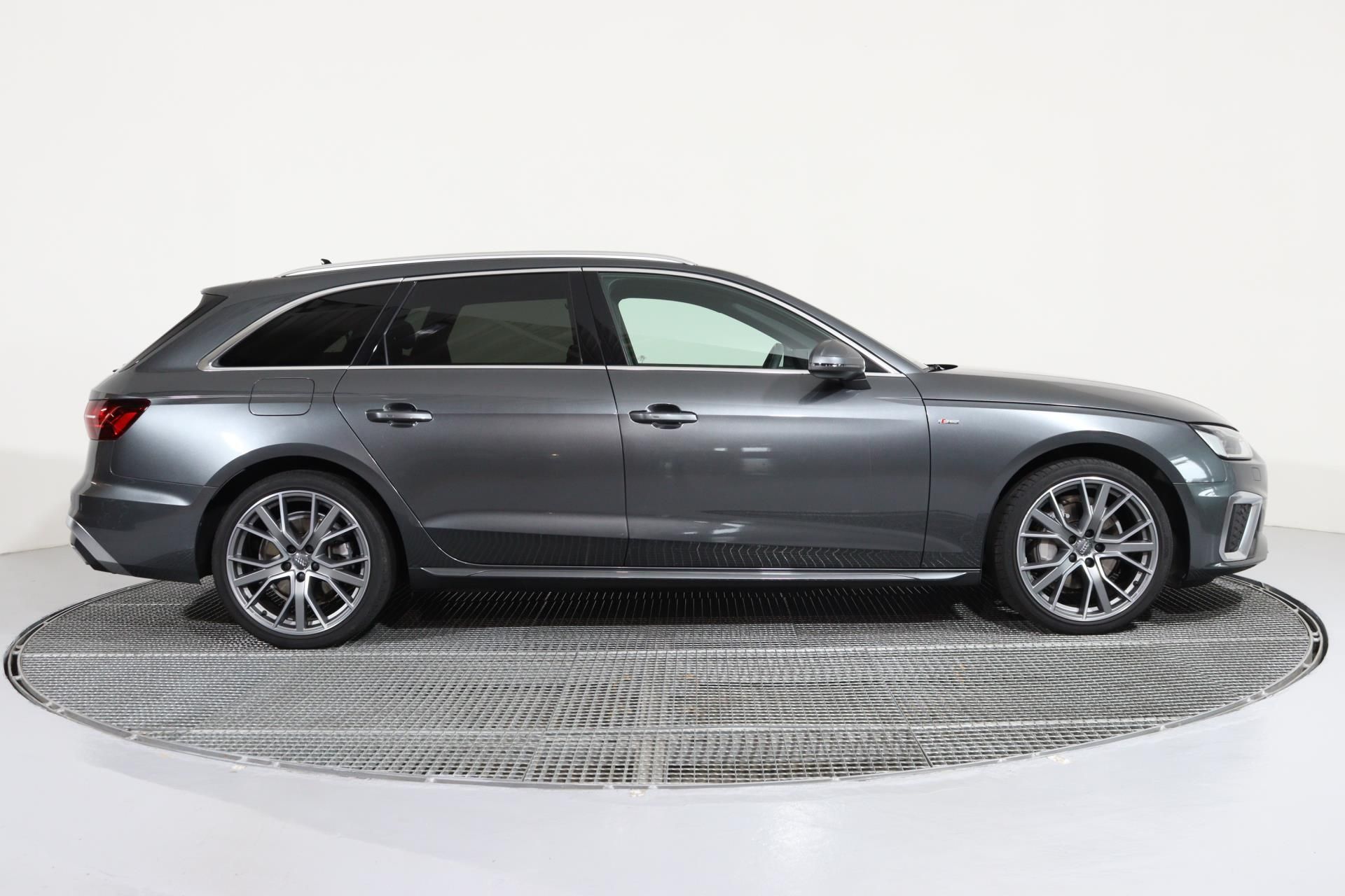Audi A4, Avant Sline 40 TDI quattro Str - fotka 3