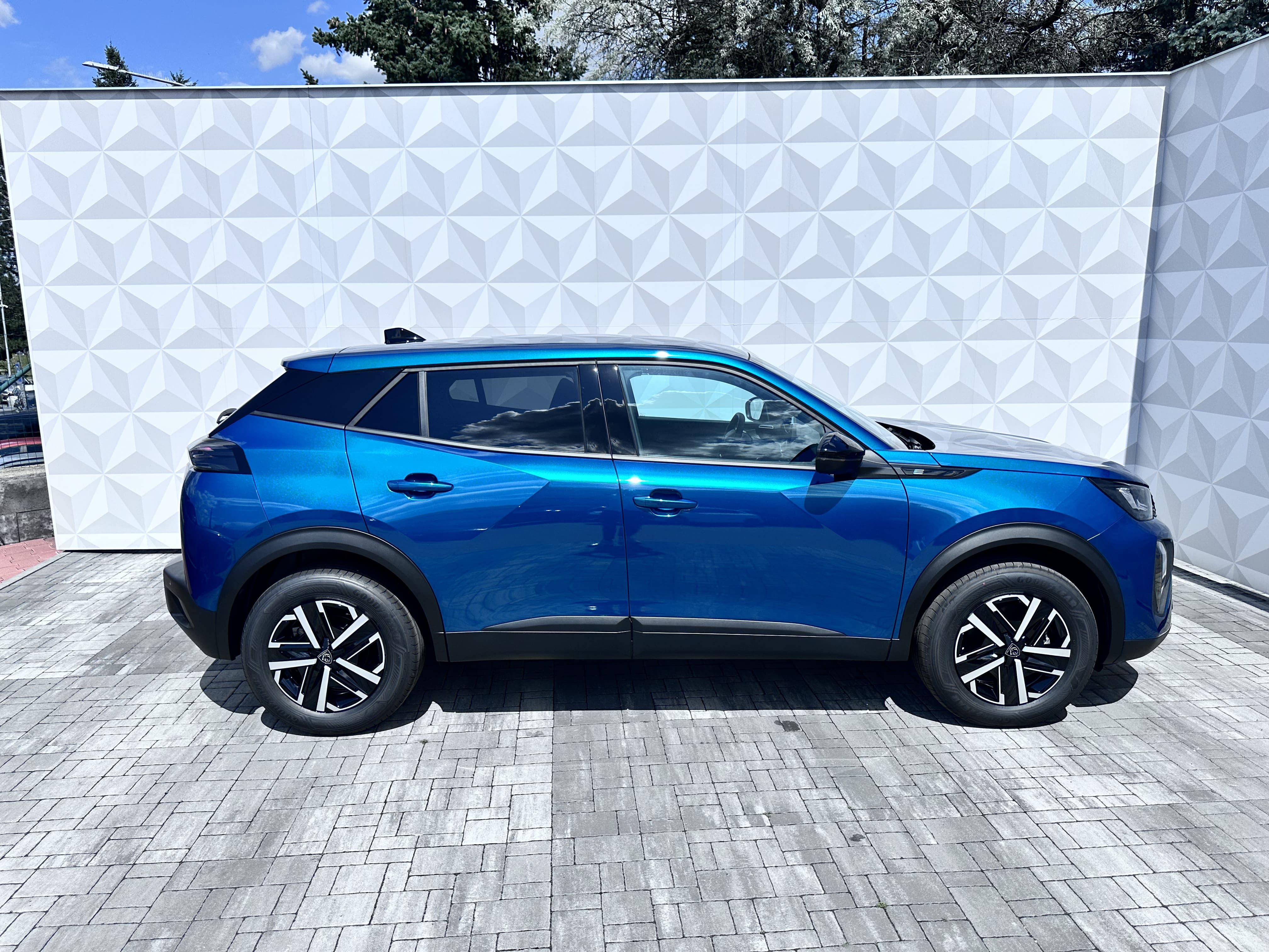 Peugeot 2008, BUSINESS Elektromotor 54 kWh - fotka 5