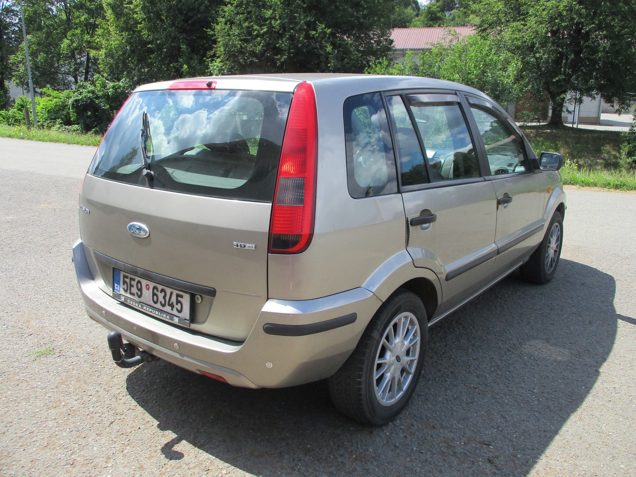 Ford Fusion, 1.4 TDCi - Tažné zařízení - fotka 5