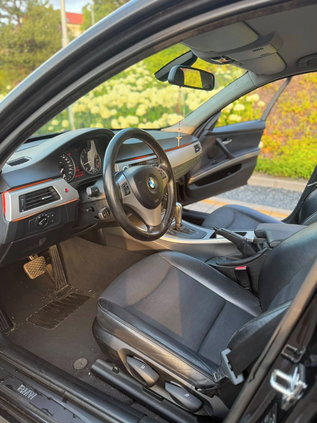 BMW Řada 3, Bmw 2l bebzin automat - fotka 5