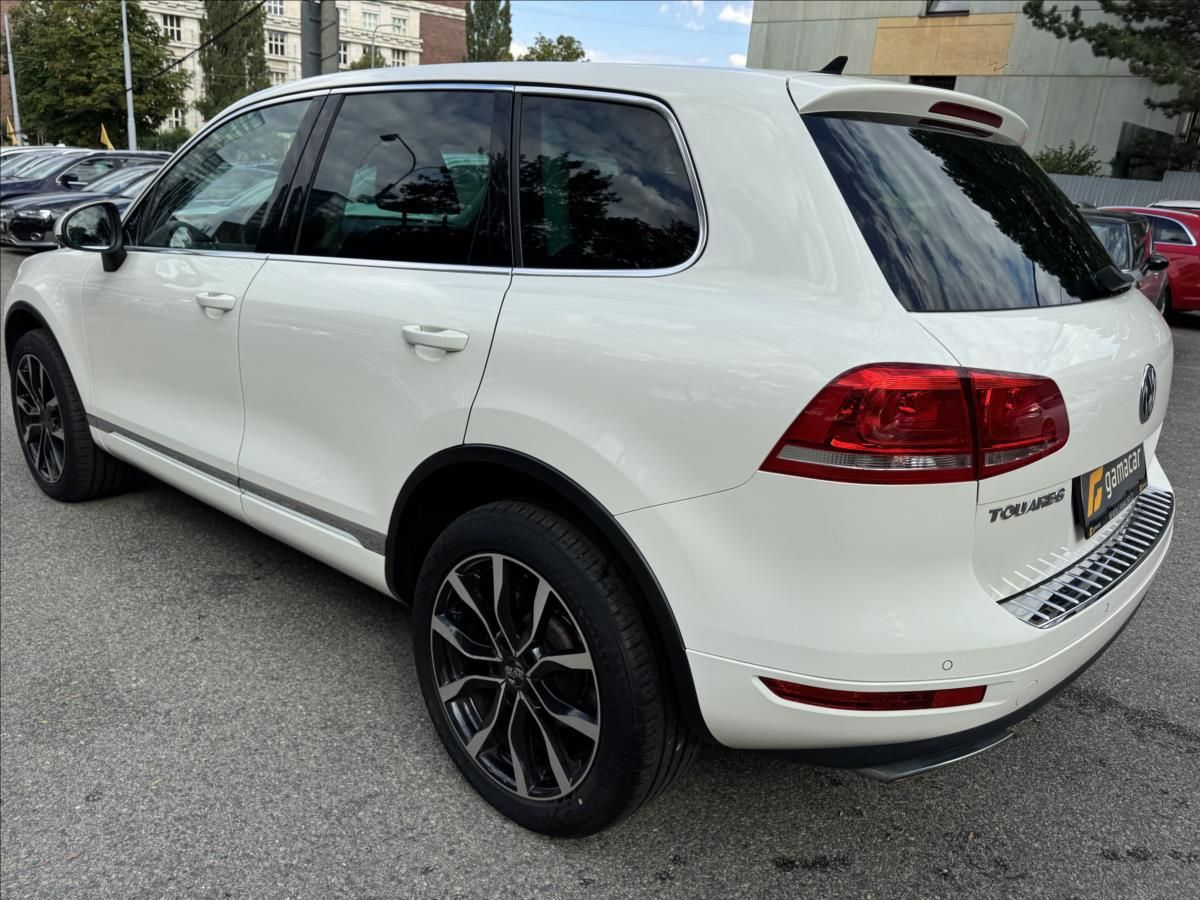 Volkswagen Touareg, 3,0 LED+KRASNÝ STAV .!! - fotka 6