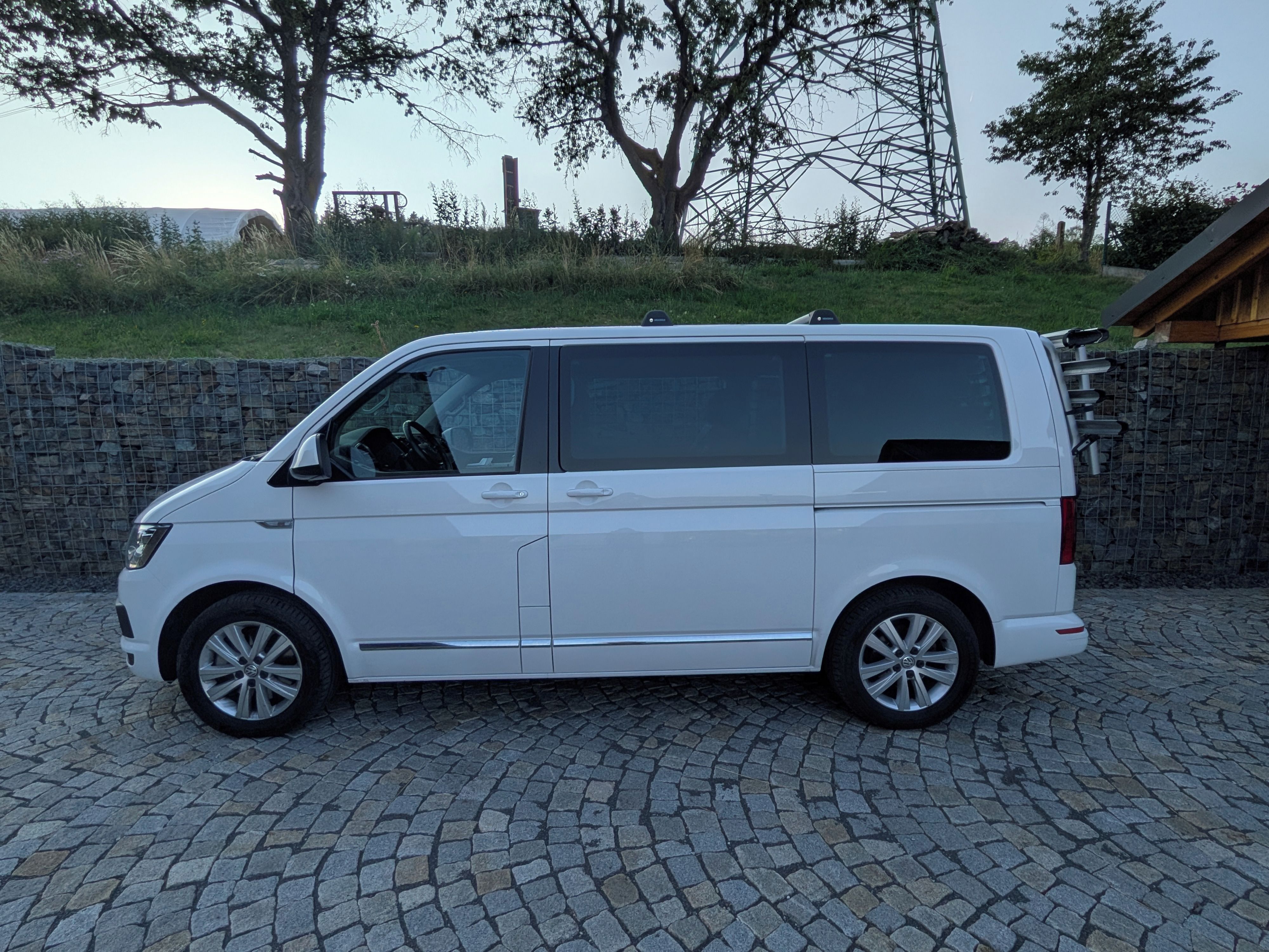 Volkswagen Multivan, Highline 2,0 TDI 4MOT DSG146kW - fotka 5