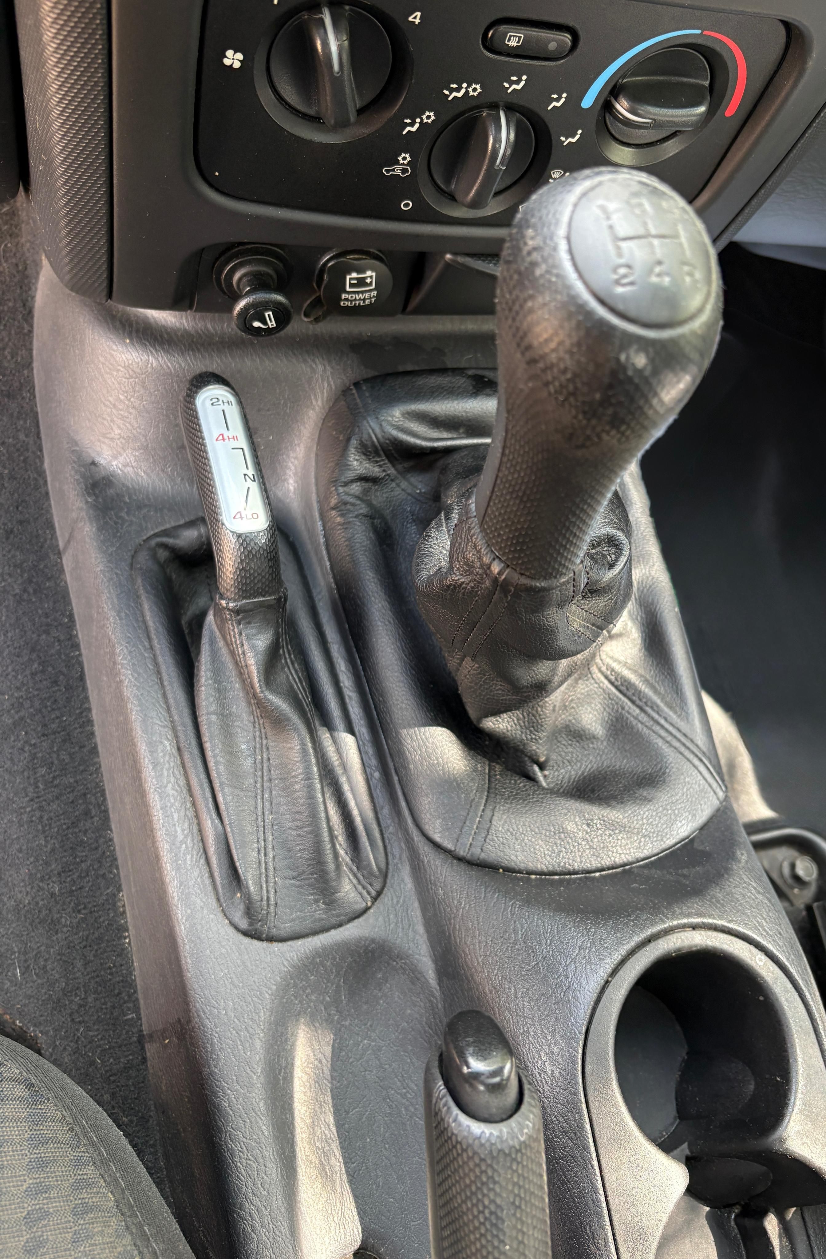 Jeep Cherokee, KJ (Liberty) 2.5 CRD 105 kW - fotka 4