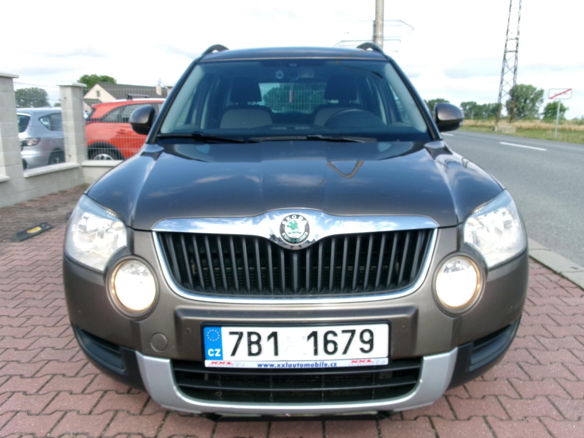 Škoda Yeti, 2,0TDI 4x4 AC BT TEMP VÝHŘEV - fotka 3