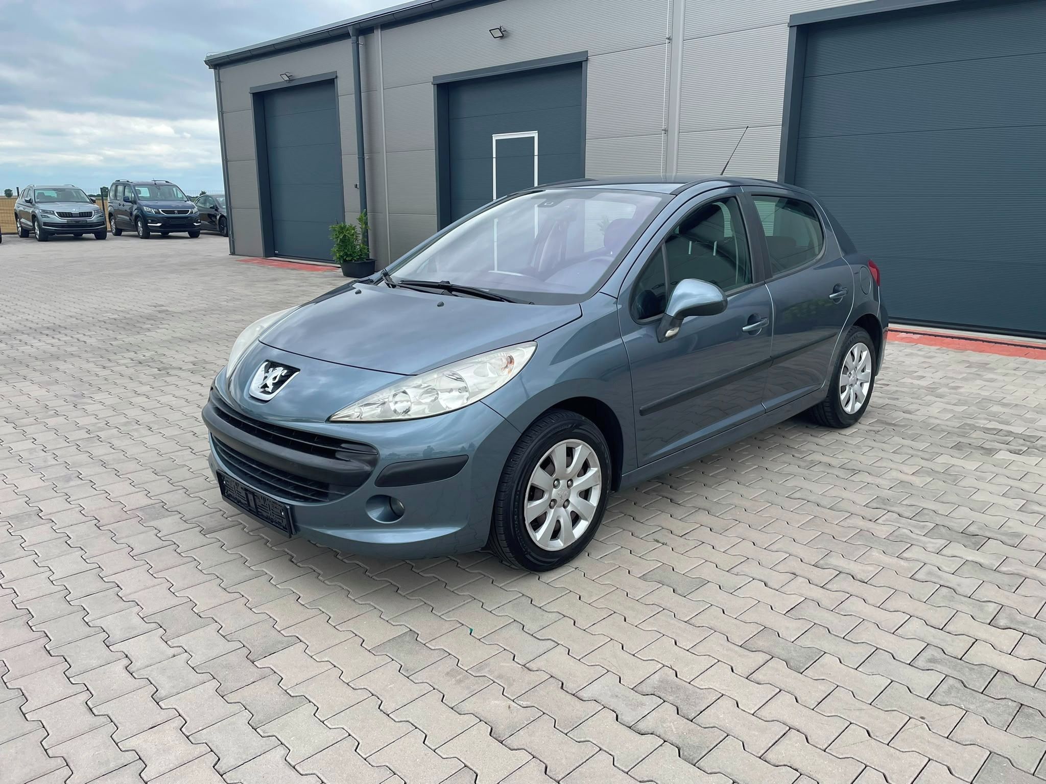 Peugeot 207, 1.4i 65kw, nové rozvody+spojka - fotka 2