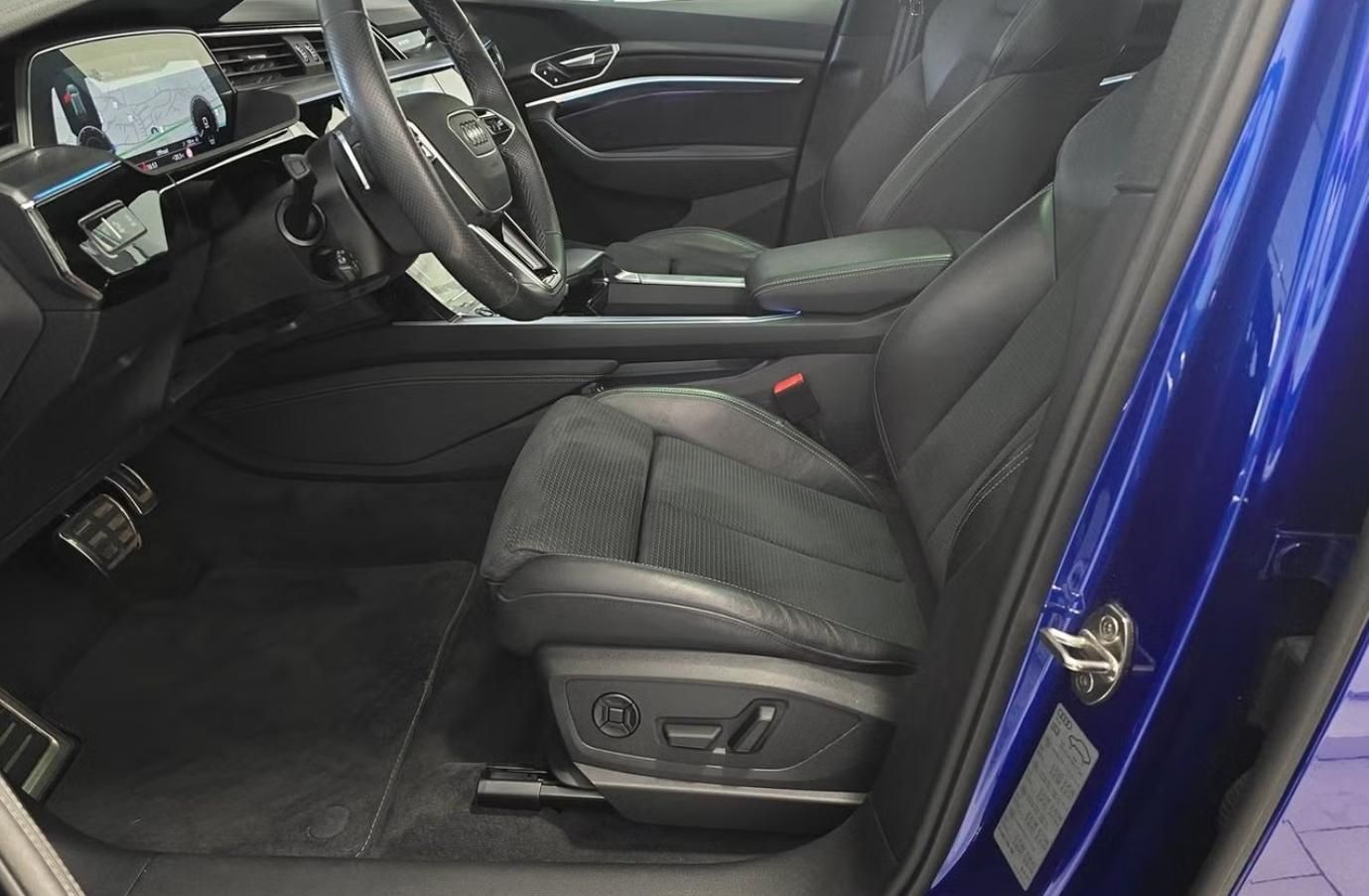 Audi Q8 e-tron, 55 Q S-Line 360k Pano Tažné - fotka 6