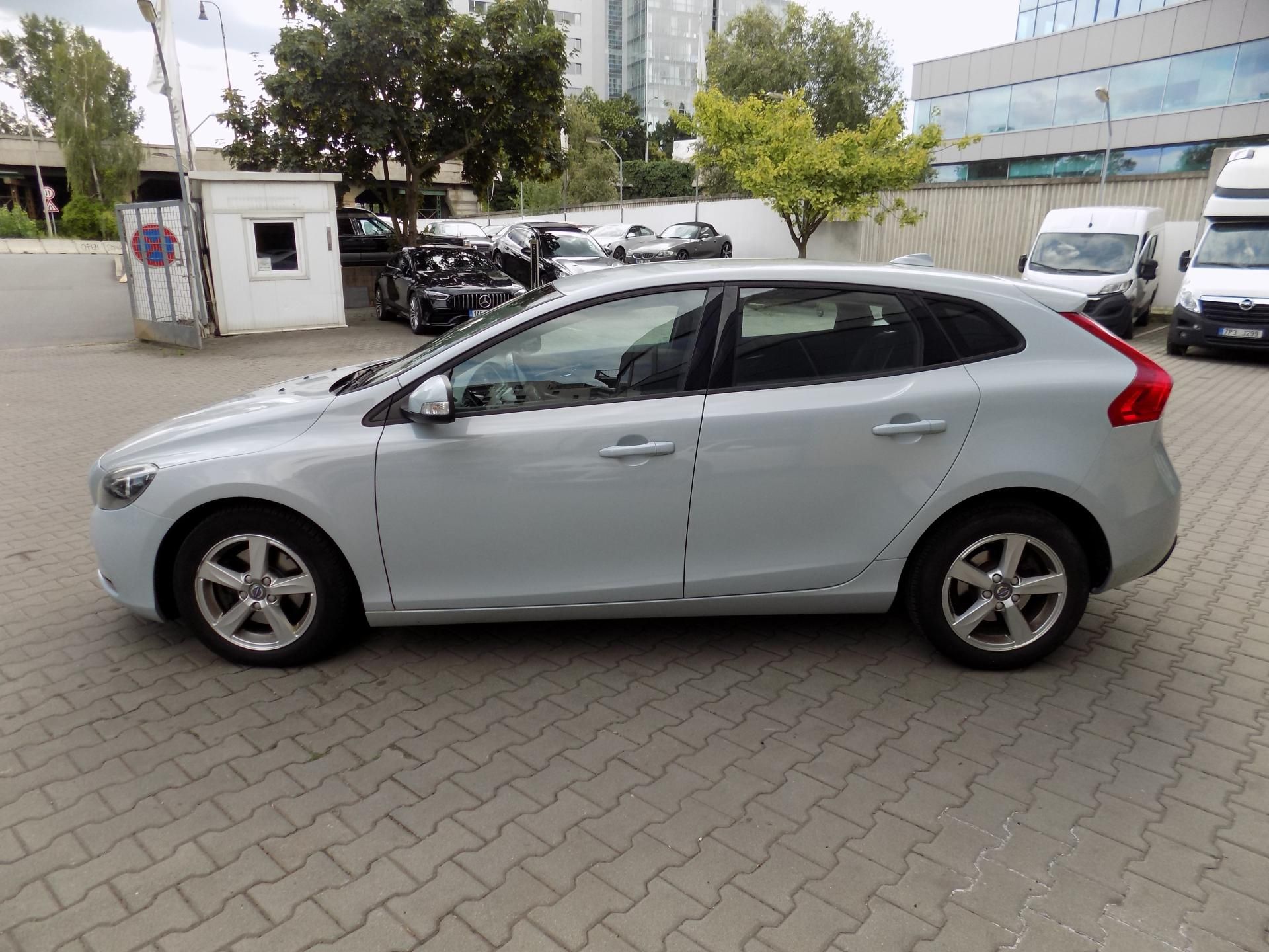 Volvo V40, 2.0 16V - fotka 4