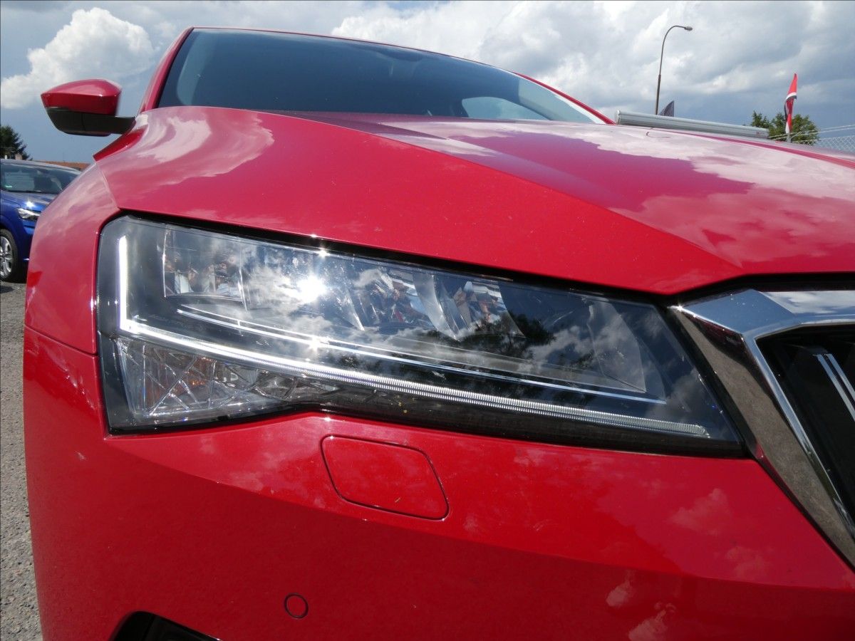 Škoda Superb, 1,5 TSi 110kW STYLE+, NAVI,LED - fotka 5