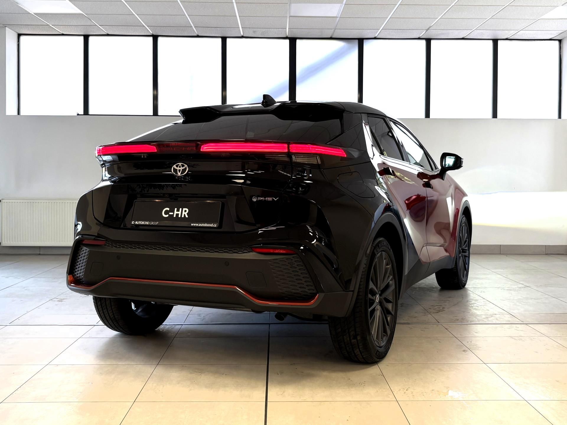 Toyota C-HR, Tokyo Edition, 2,0 L.,Plug-in - fotka 5