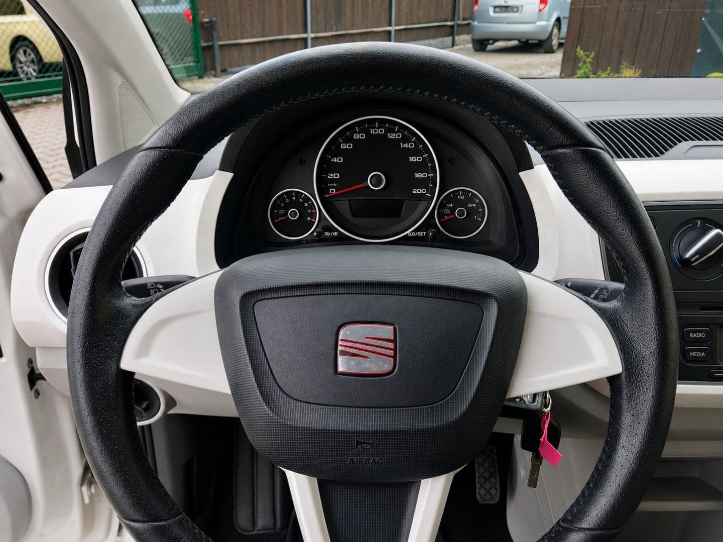 Seat Mii, 1,0MPi (55kW)*KLIMATIZACE* - fotka 2