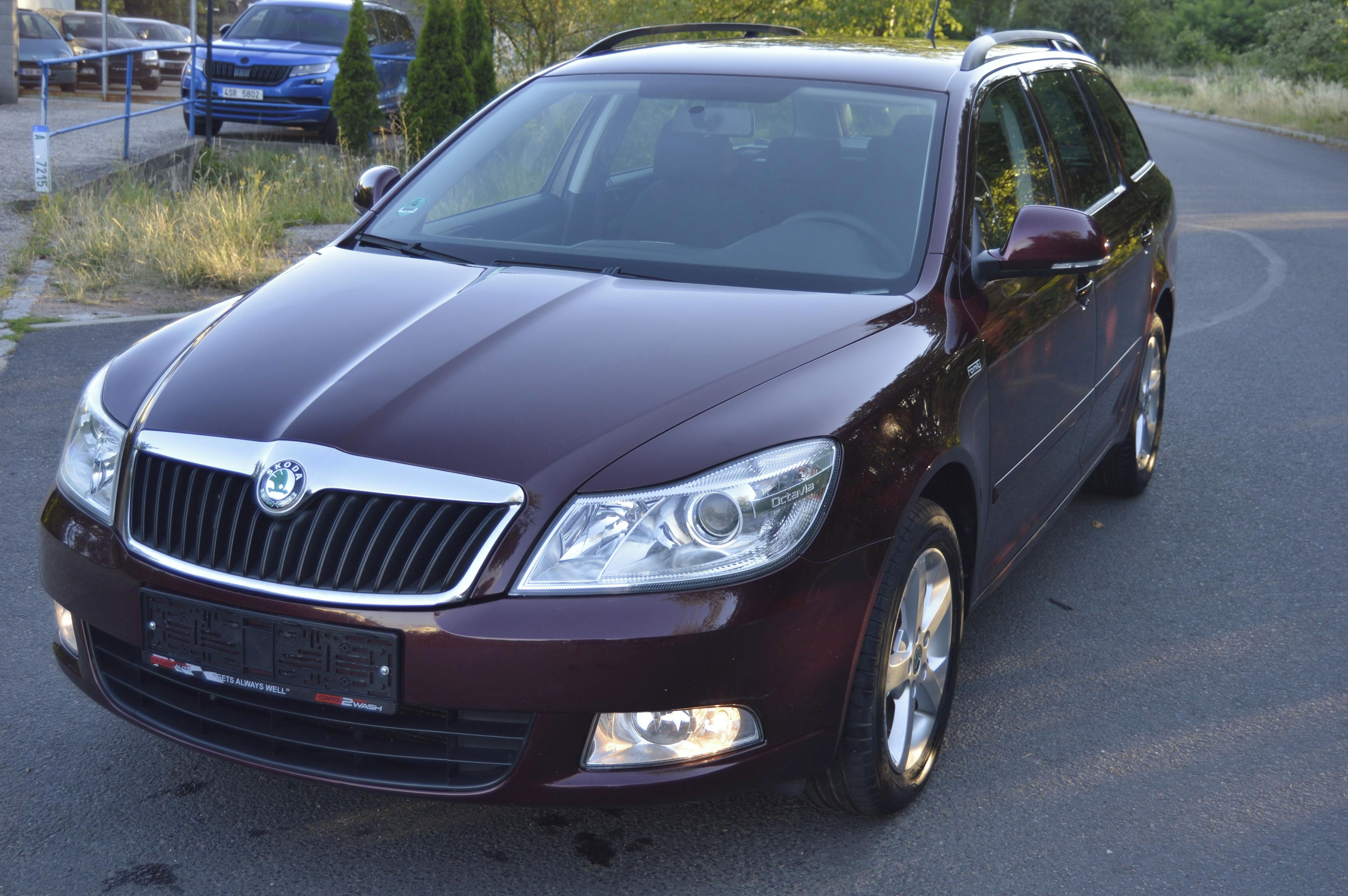 Škoda Octavia, 1.2TSI EDICE FAMILY *91500 KM* - fotka 2