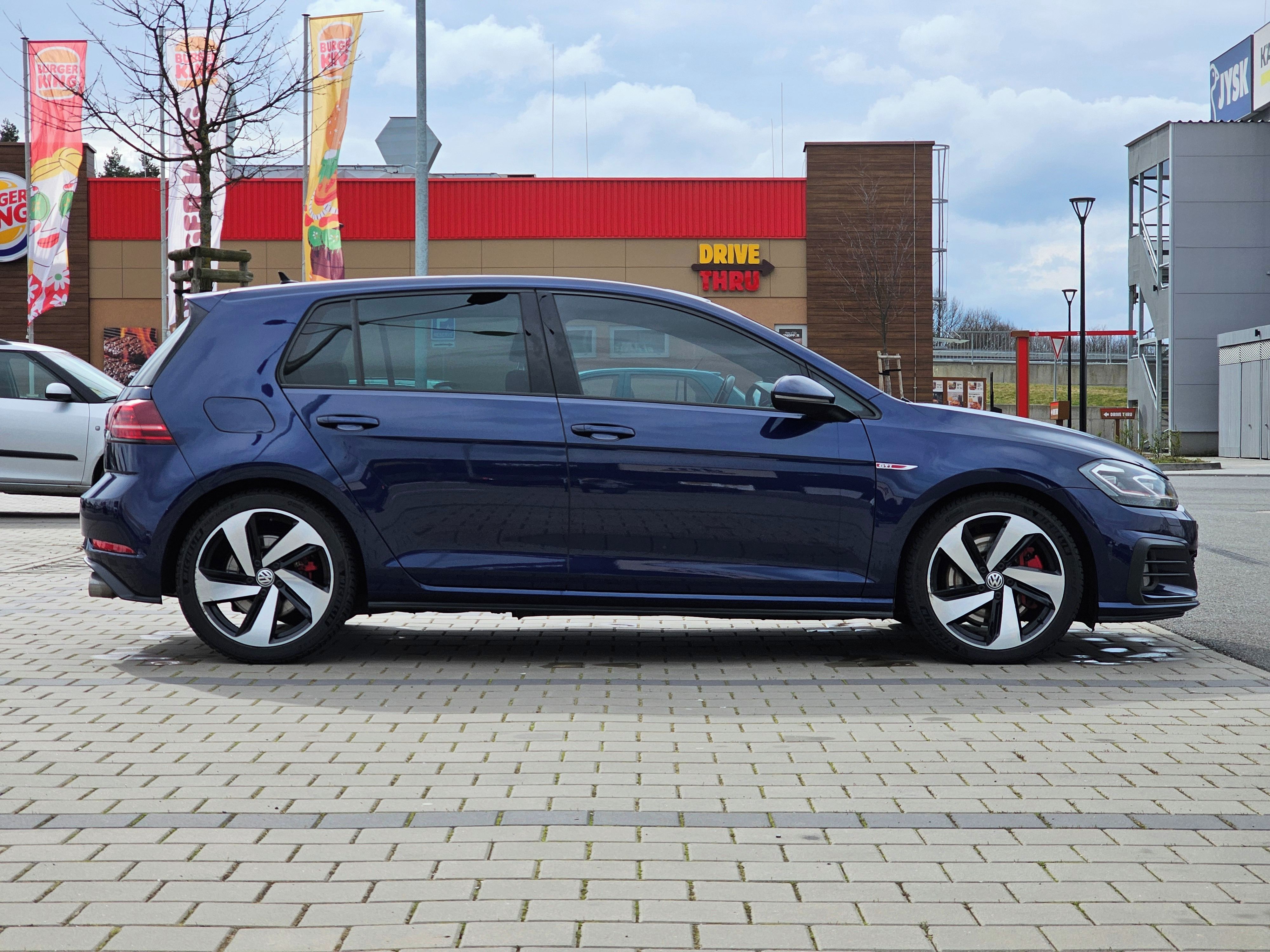 Volkswagen Golf, Volkswagen Golf 7.5 GTI 180kW - fotka 3