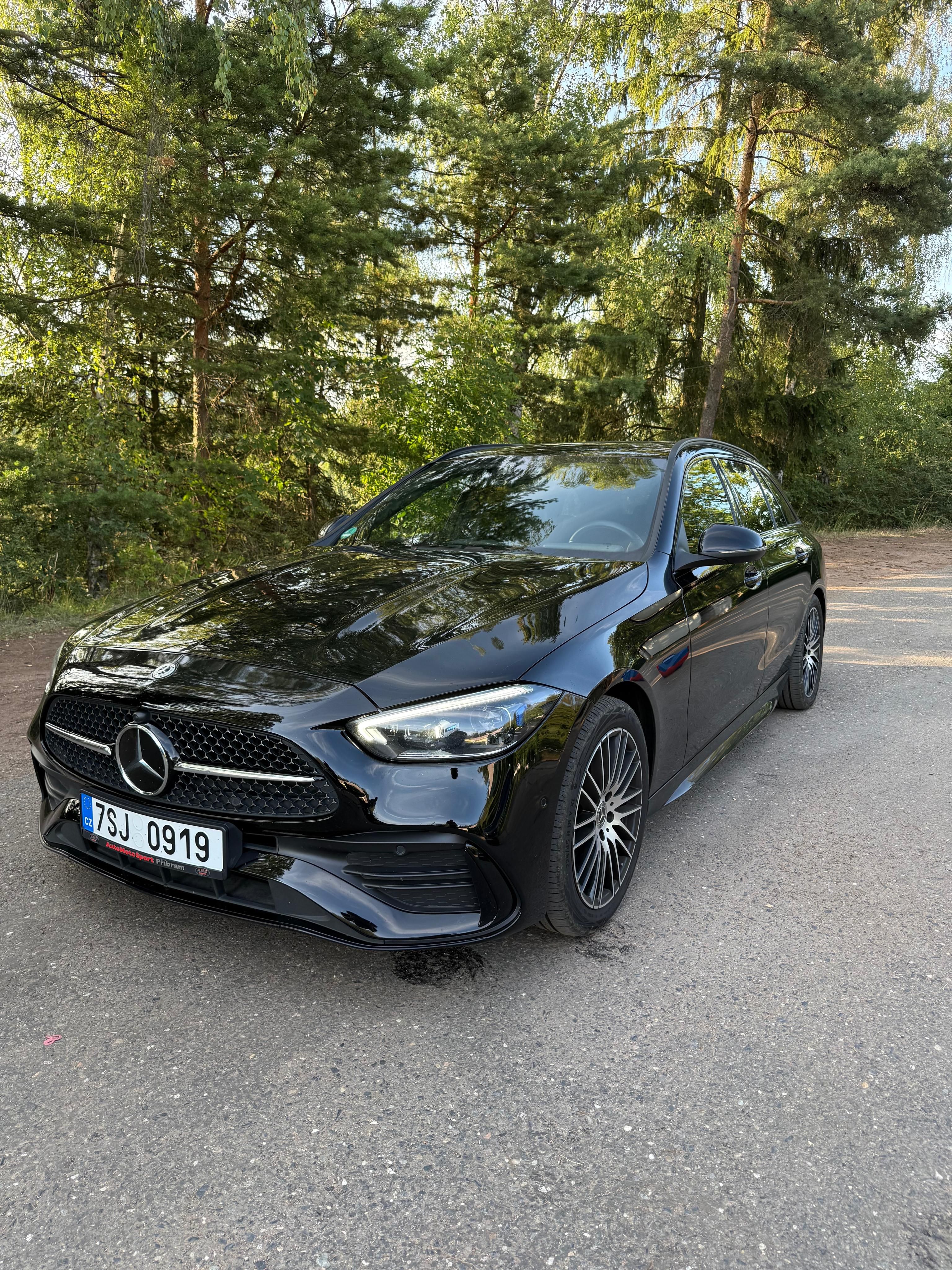 Mercedes-Benz Třídy C, Mercedes-Benz C 220 d T AMG - fotka 2