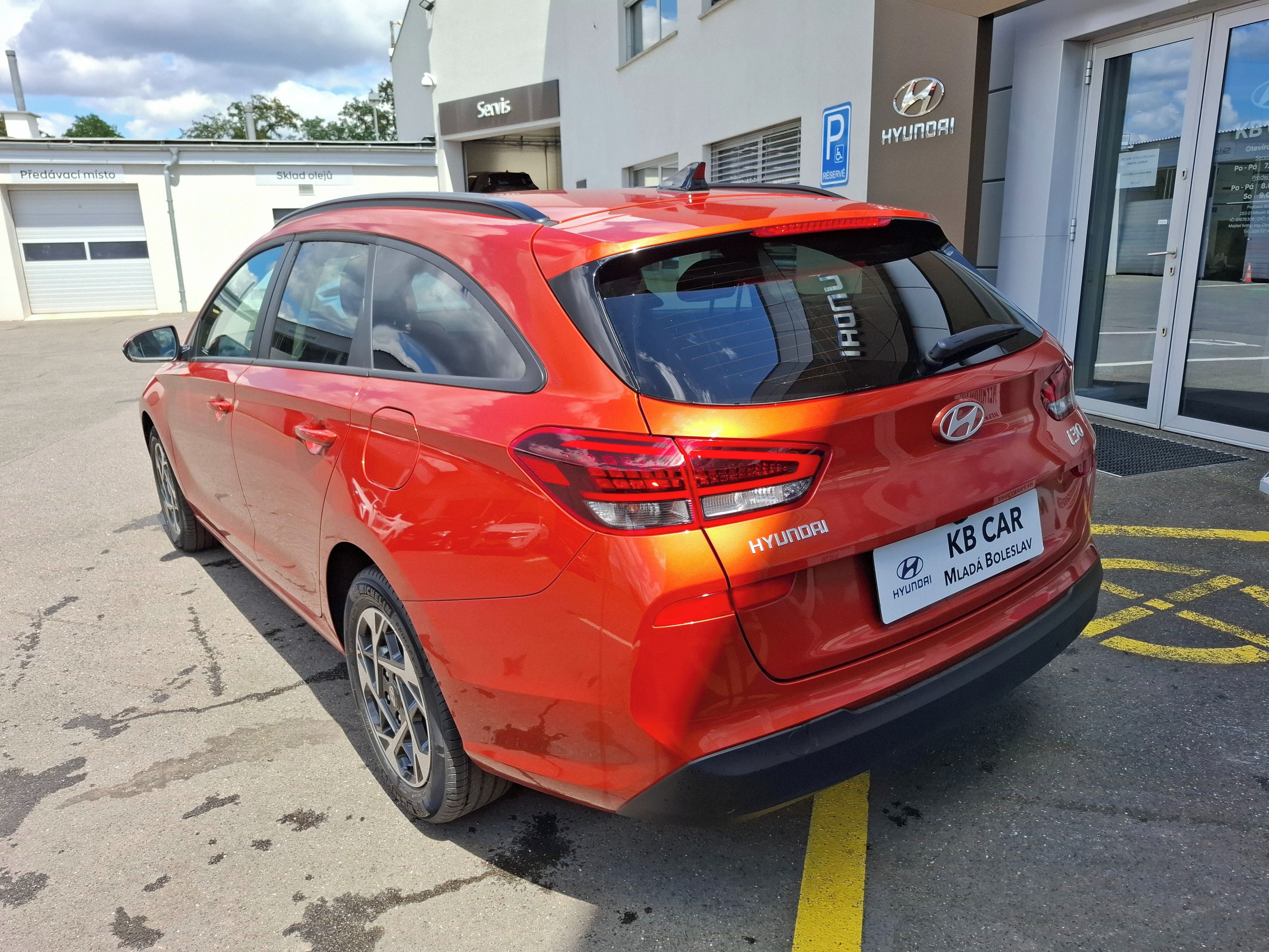 Hyundai i30, 1,0TGDI 85kW GO CZECH FWDT MT - fotka 4
