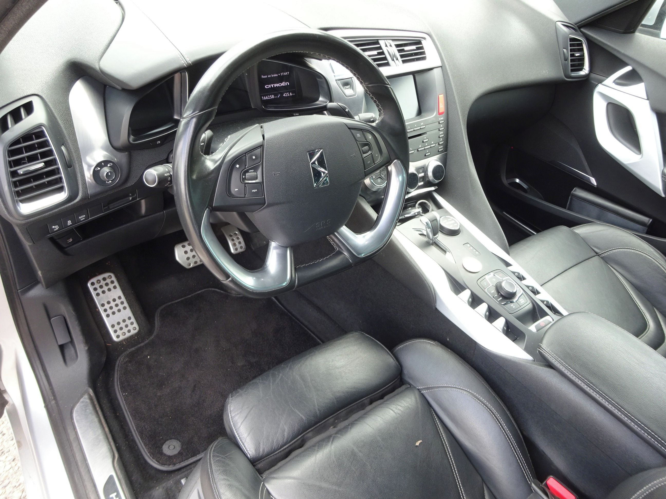 Citroën DS5, 2.0 HDI (120 KW) serviska EAT - fotka 5