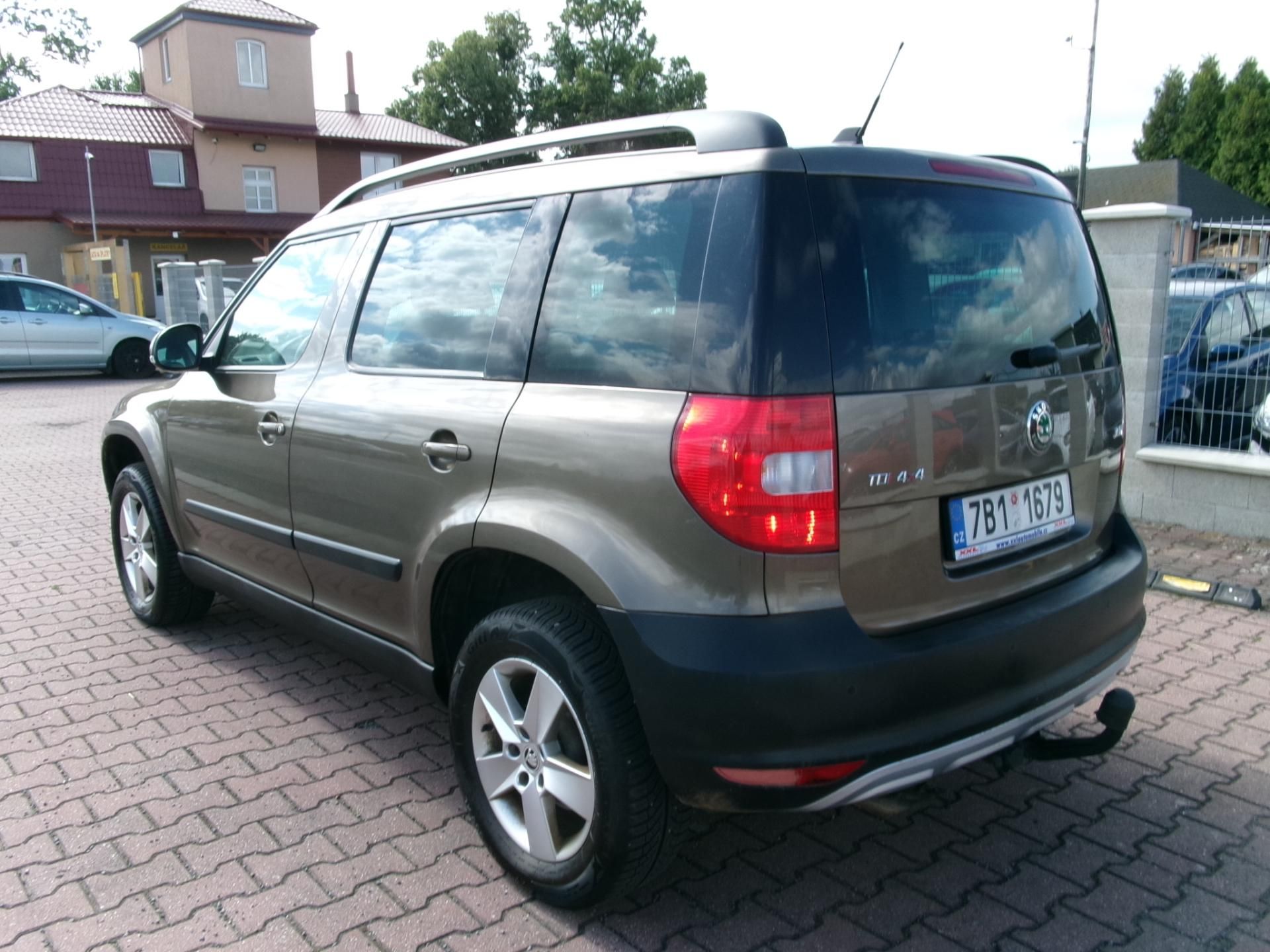 Škoda Yeti, 2,0TDI 4x4 AC BT TEMP VÝHŘEV - fotka 5
