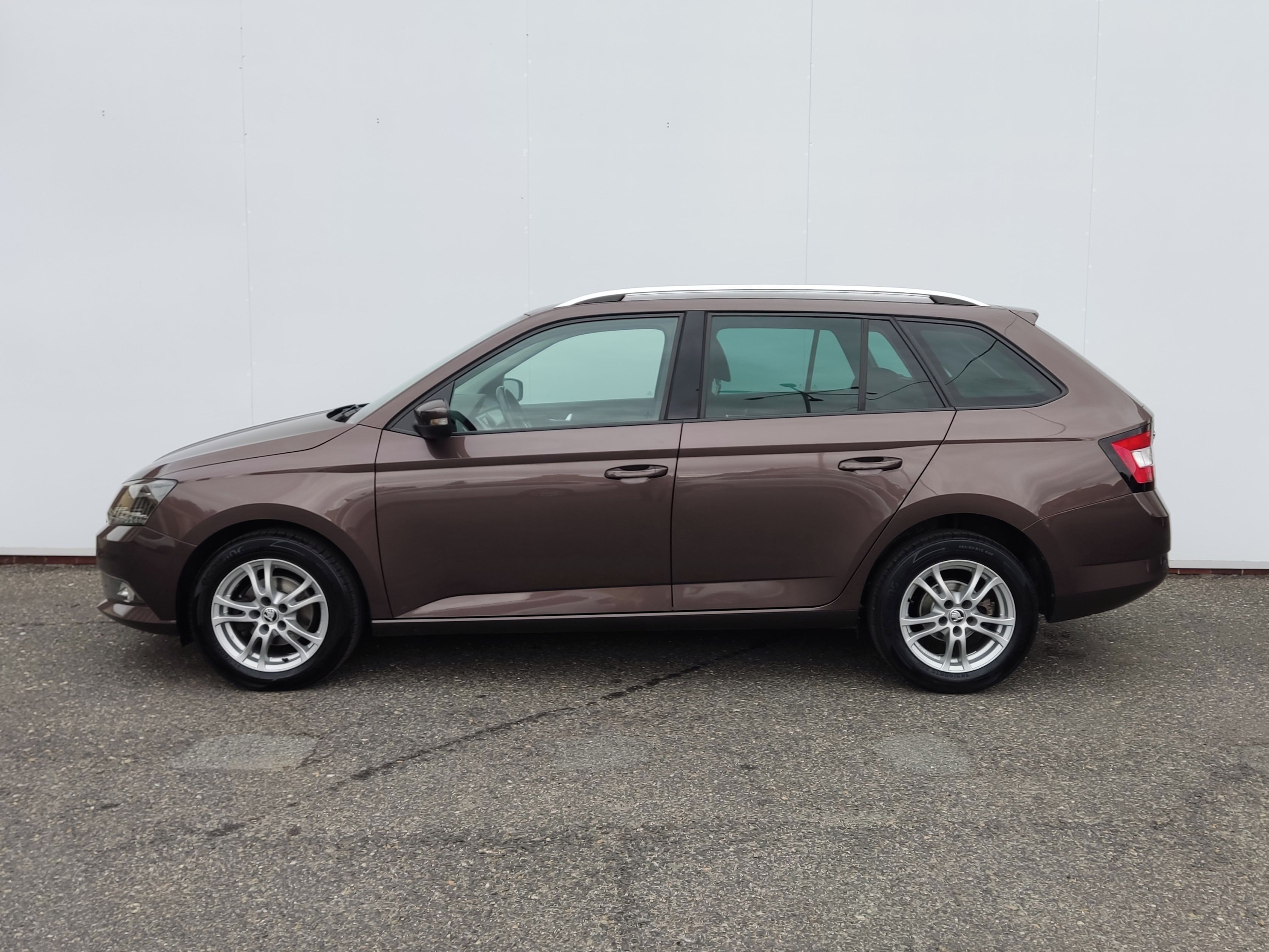 Škoda Fabia, Combi 1.2 TSI 66 kW Edition - fotka 3