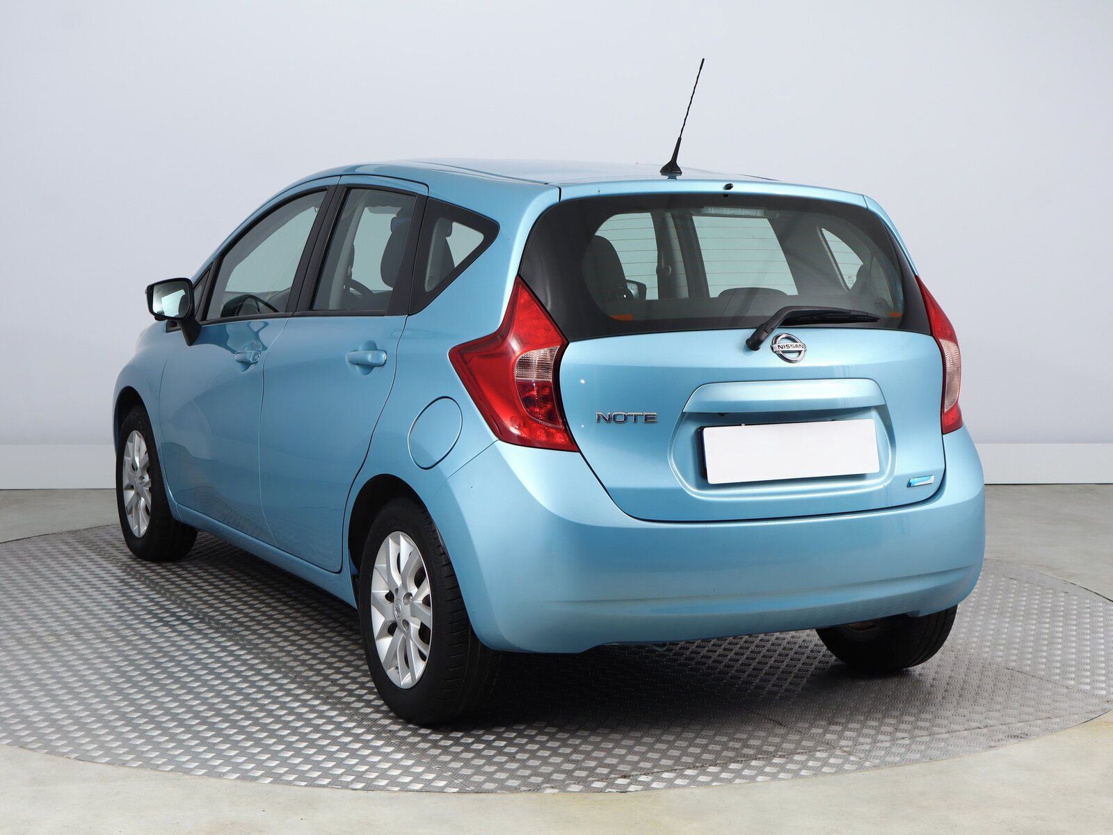 Nissan Note, 1.2, Navi, Automatická klima - fotka 4
