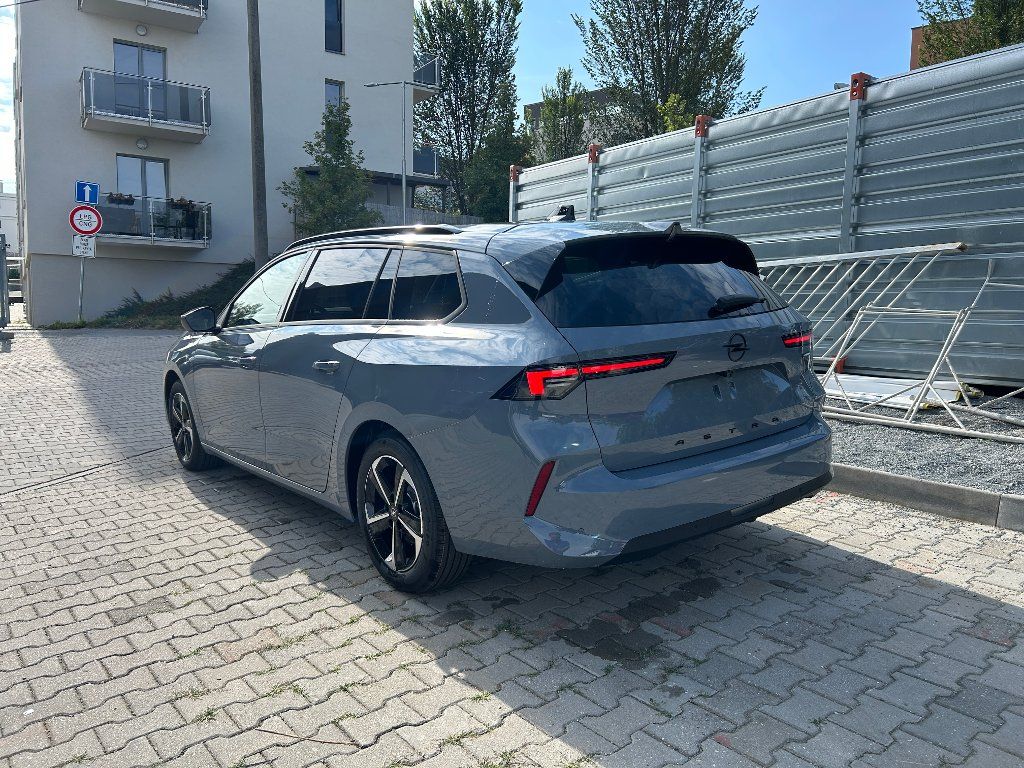 Opel Astra, ST Edition 1,2 Turbo 107kW AT - fotka 3